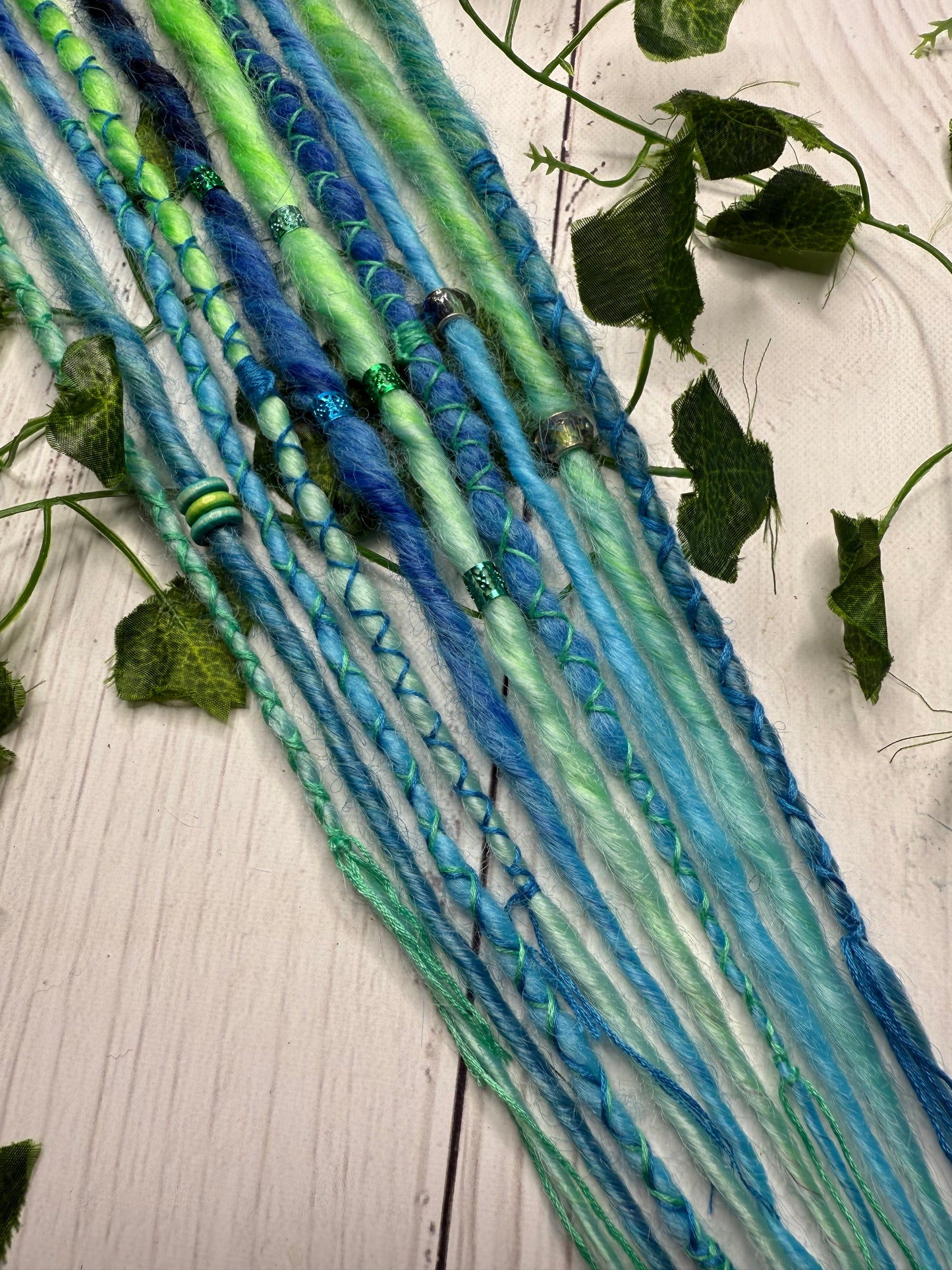 Set of 5, 52-59cm Blue and Green mixed Synthetic Extensions