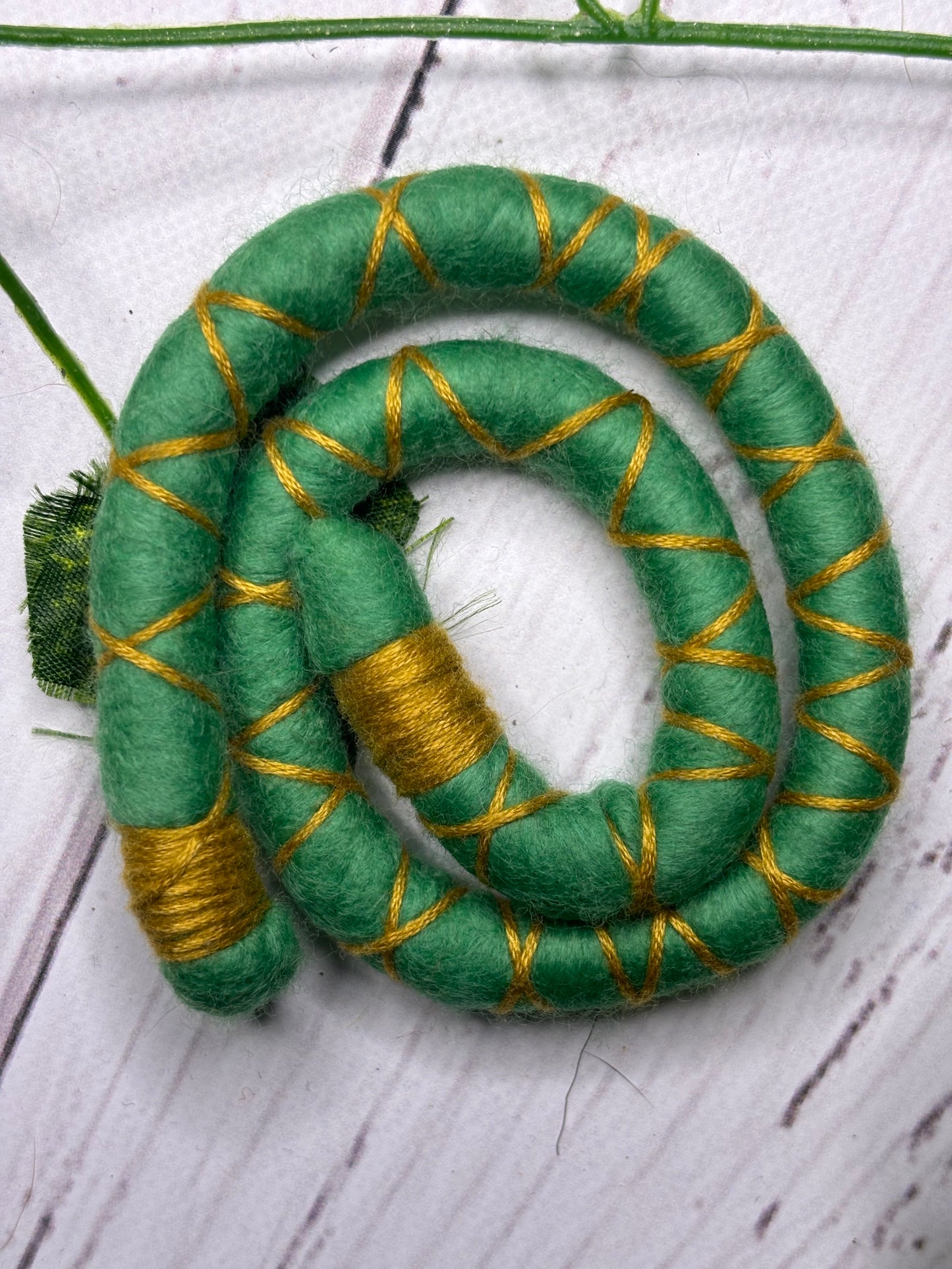 Small 30-35cm Emerald (only available for online purchase)