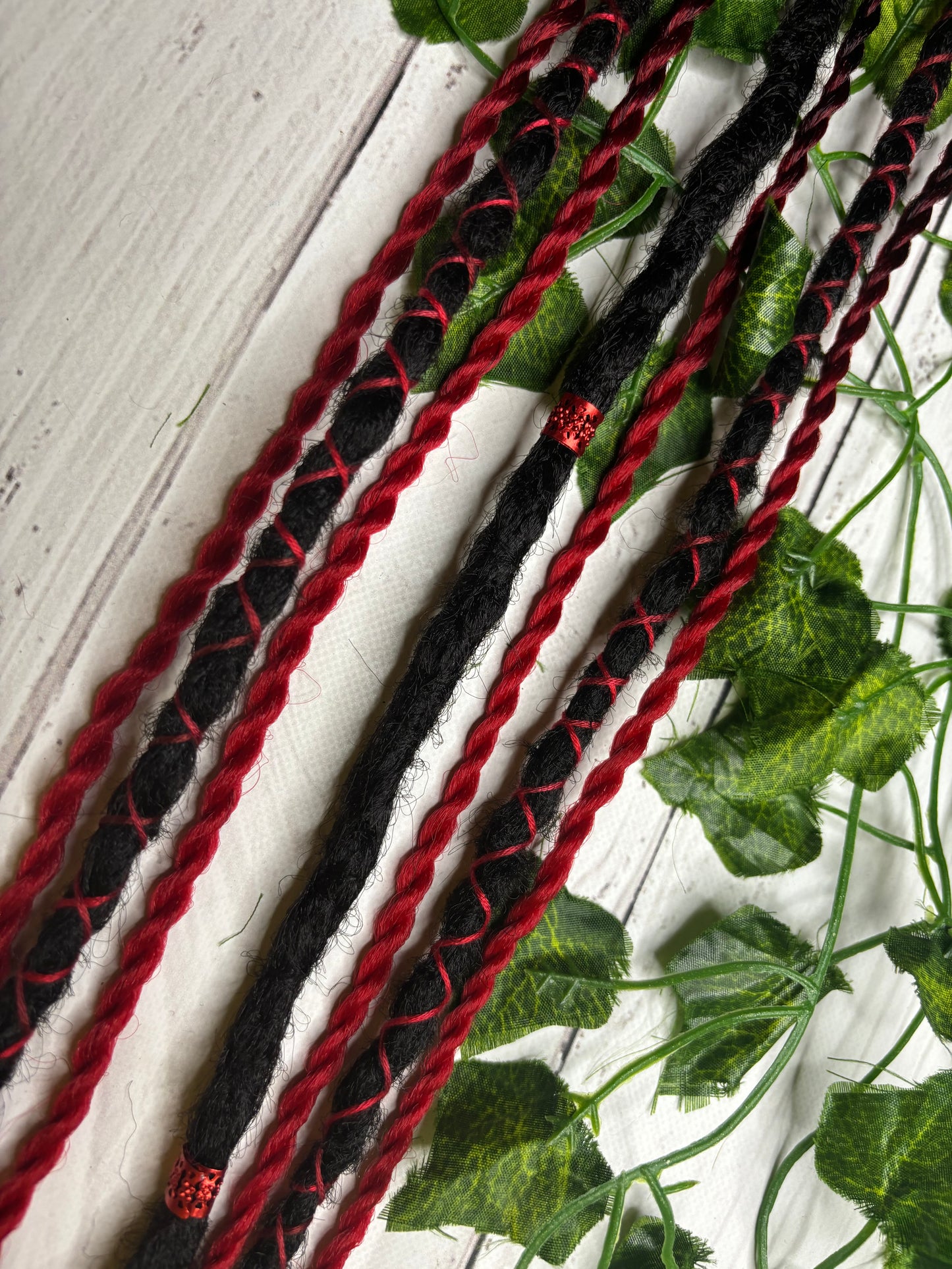 Set of 7, 59-62cm Red & Black Synthetic Extensions