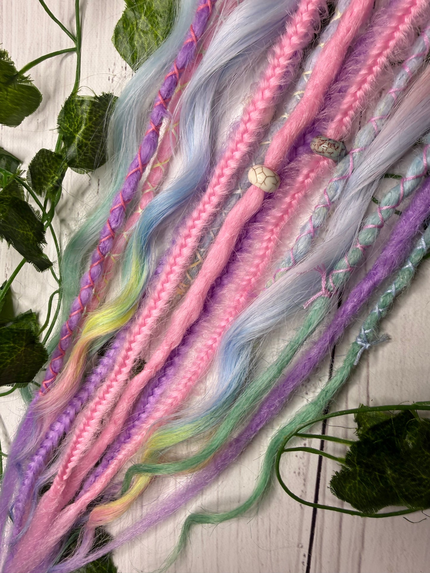 Set of 8, 57-63cm Vivid Reign Mixed Texture Synthetic Extensions