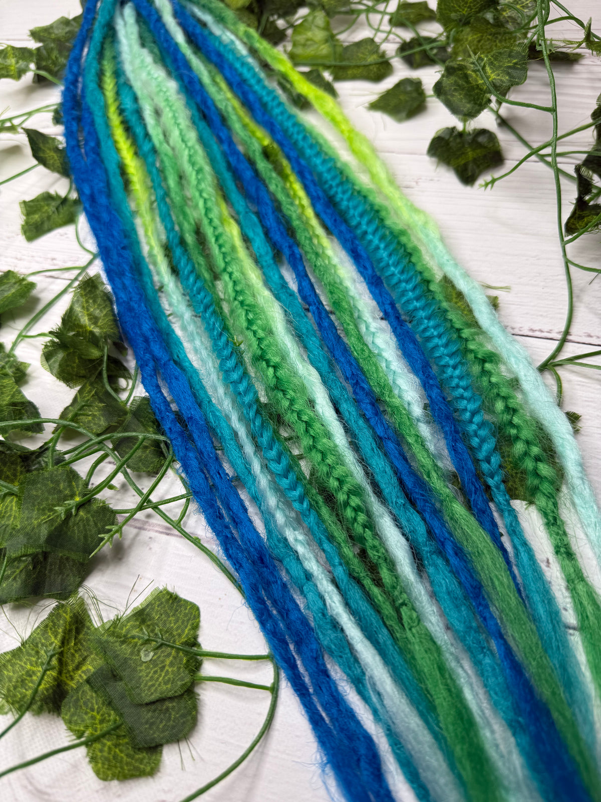 Set of 8, 56-66cm Aqua Forest Mixed Texture Synthetic Extensions