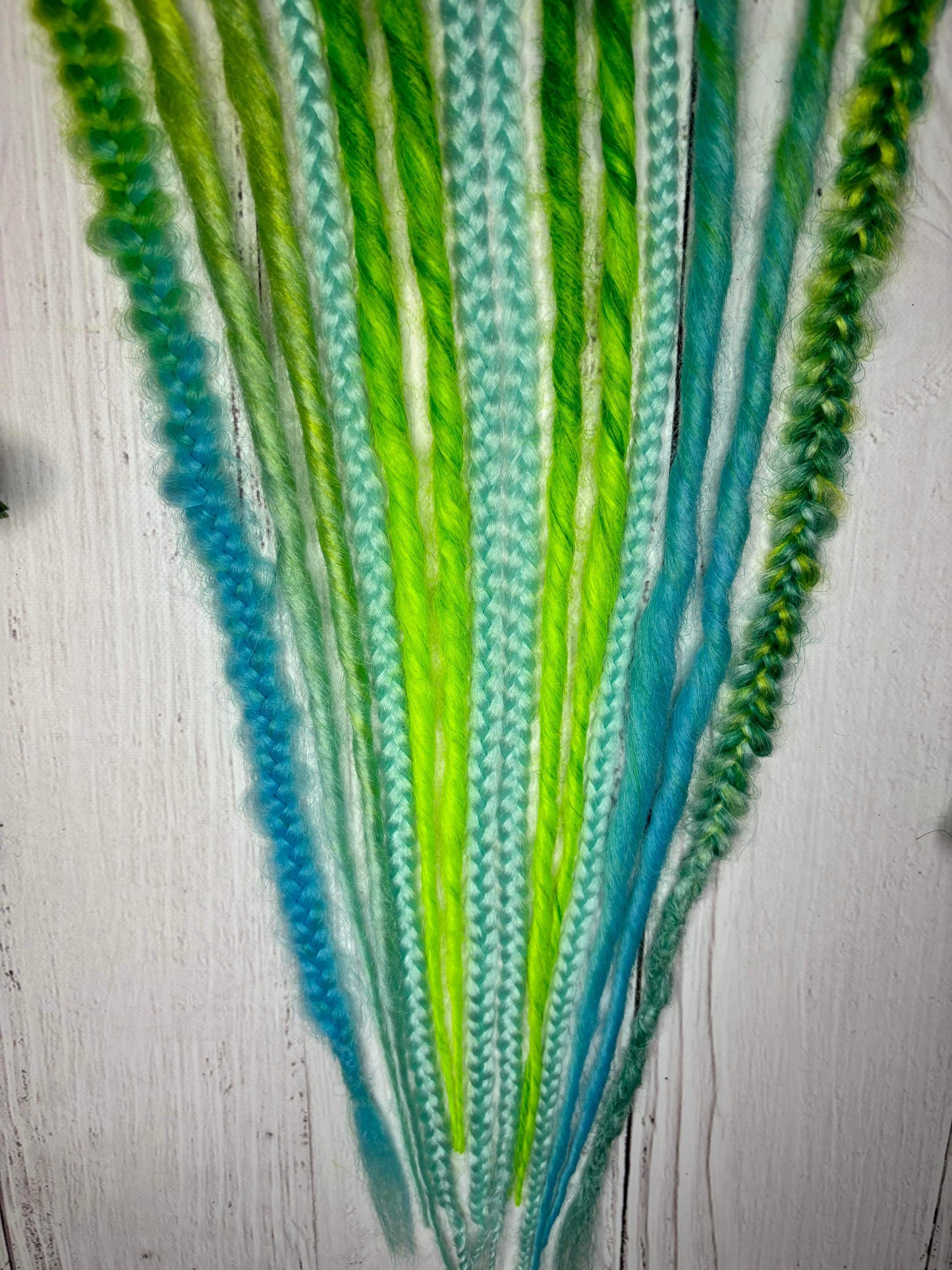 Set of 10, 51-58cm Bright Green and Blue Synthetic Extensions (only available for online purchase)