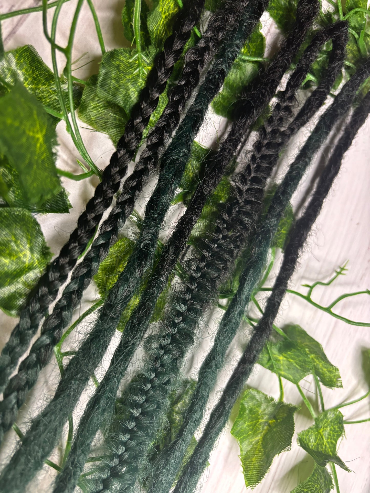 Set of 4, 63-66cm Dark Green and Black Synthetic Extensions