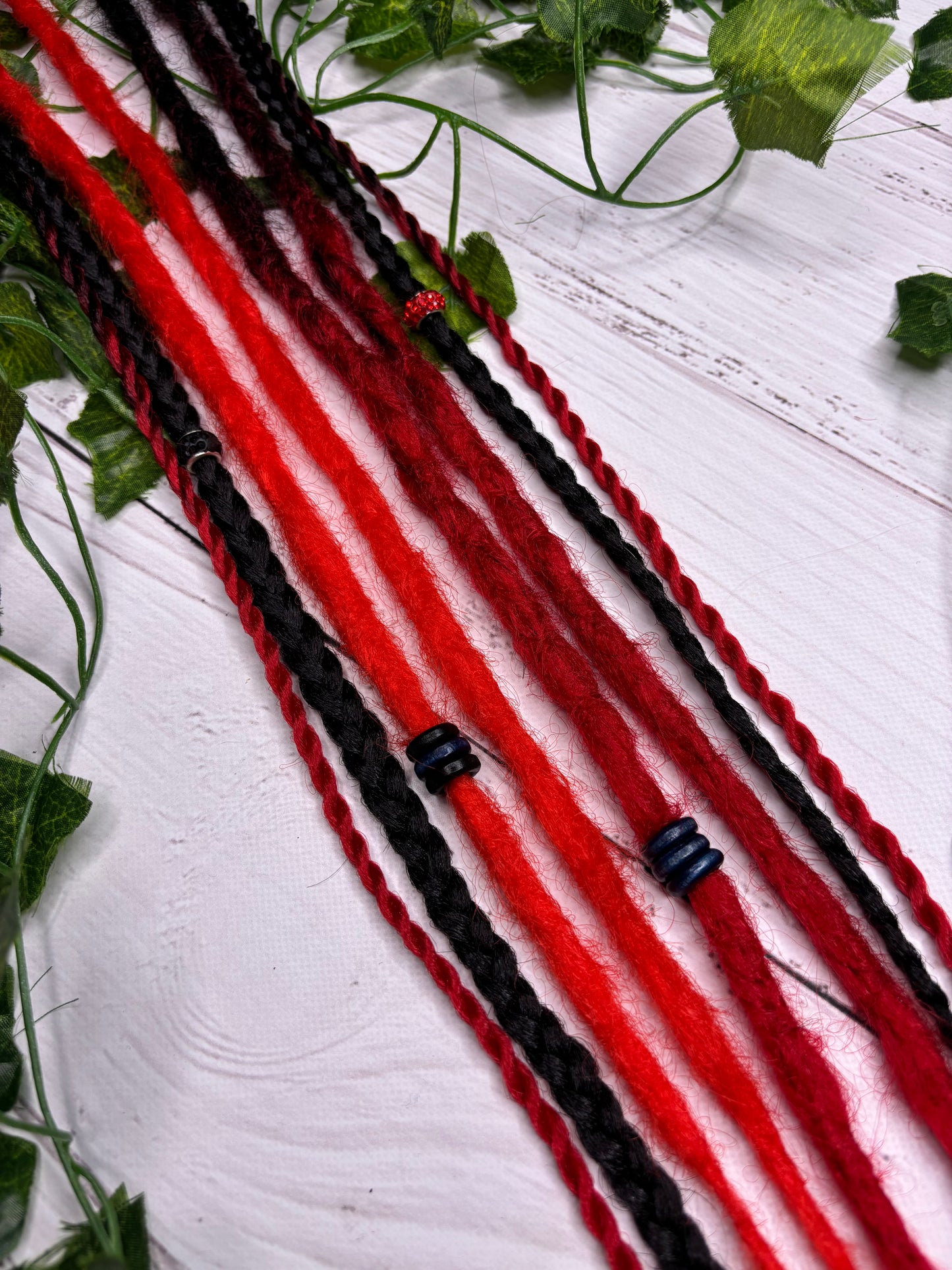 Set of 6, 57-65cm Red and Black Synthetic Extensions