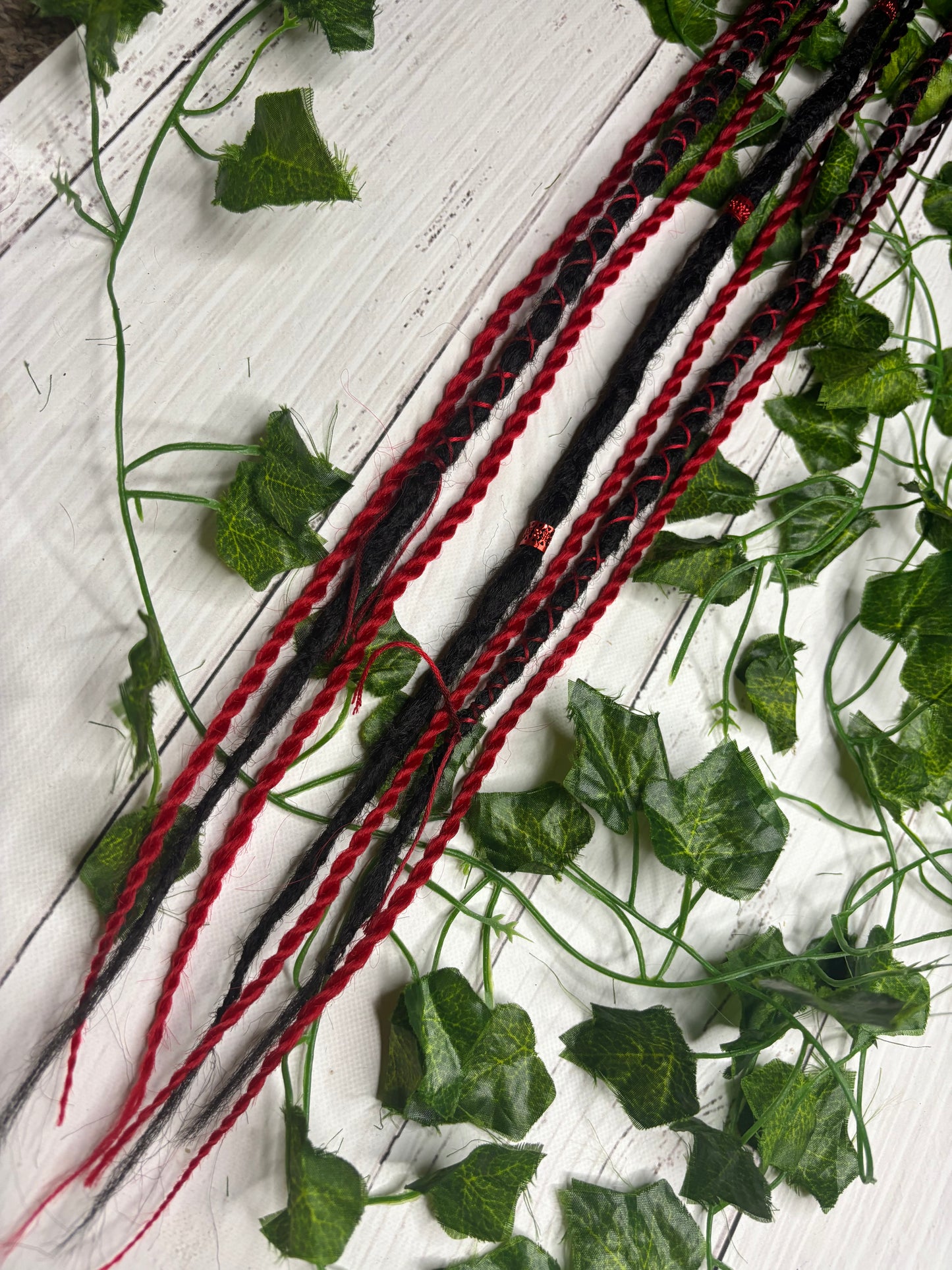 Set of 7, 59-62cm Red & Black Synthetic Extensions