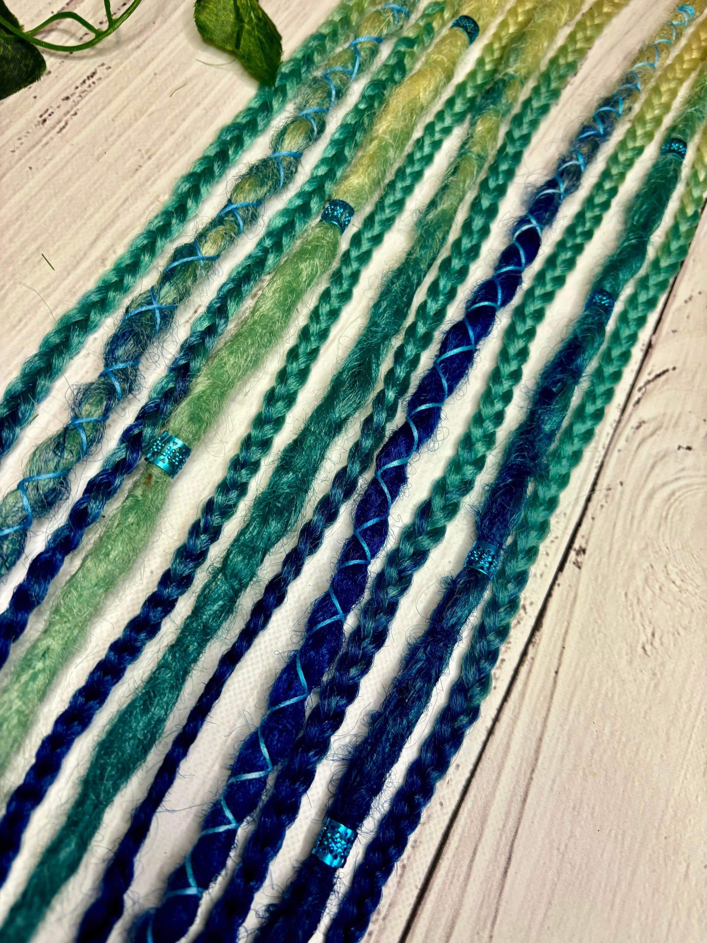 Set of 11, 59-63cm Blonde to Blue Synthetic Extensions