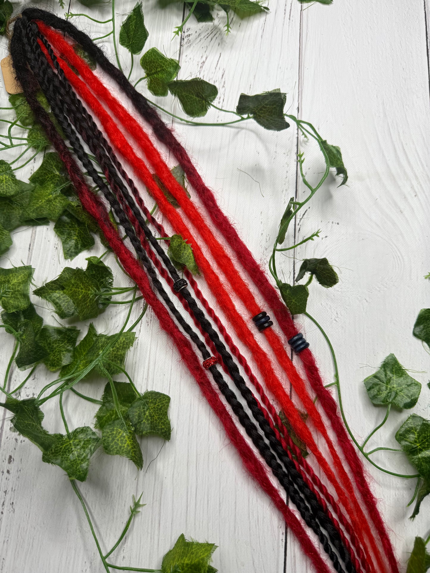 Set of 6, 57-65cm Red and Black Synthetic Extensions