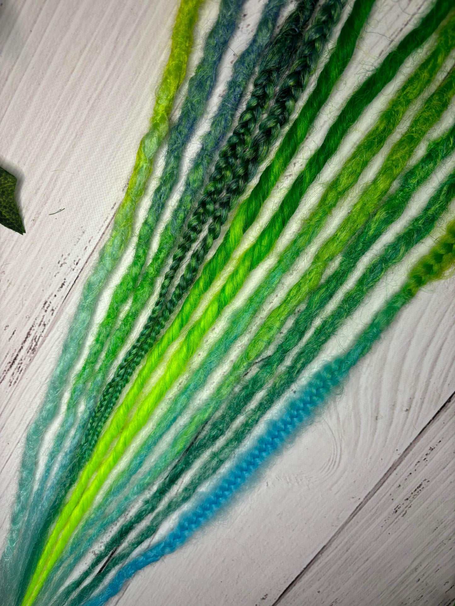 Set of 7, 50-53cm Green and Blue Synthetic Extensions