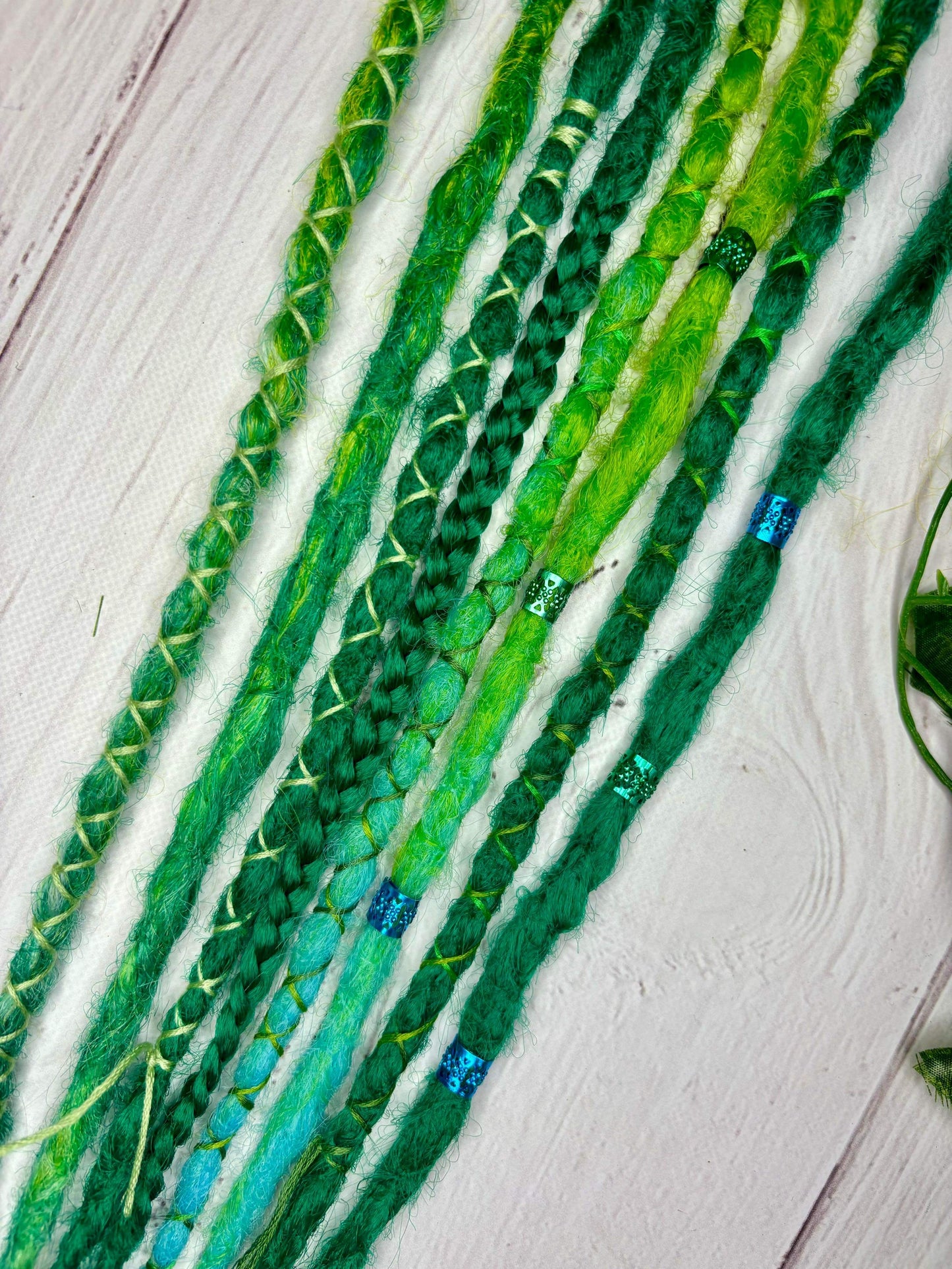 Set of 4, 43-45cm Green Synthetic Extensions