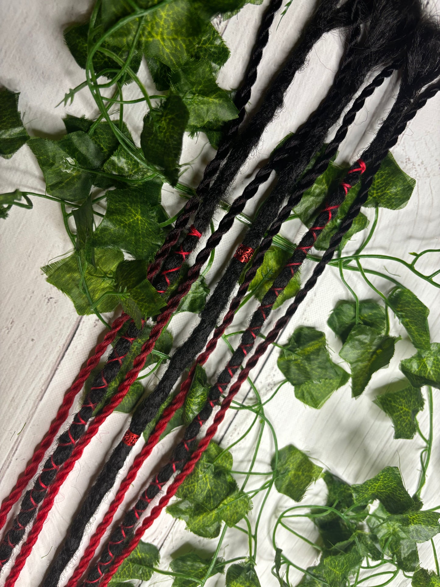 Set of 7, 59-62cm Red & Black Synthetic Extensions