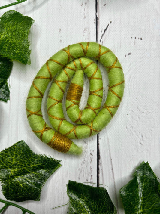 Small 30-35cm Golden Apple (only available for online purchase)