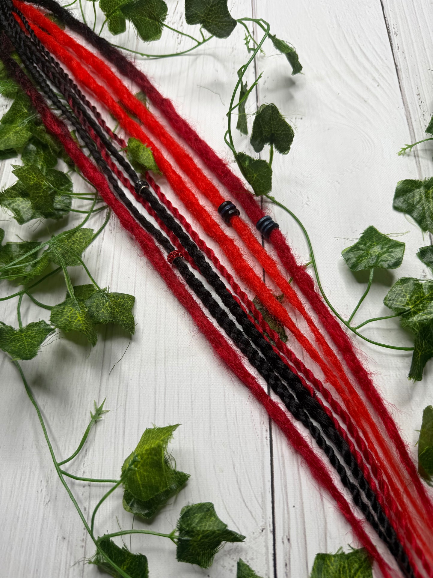 Set of 6, 57-65cm Red and Black Synthetic Extensions