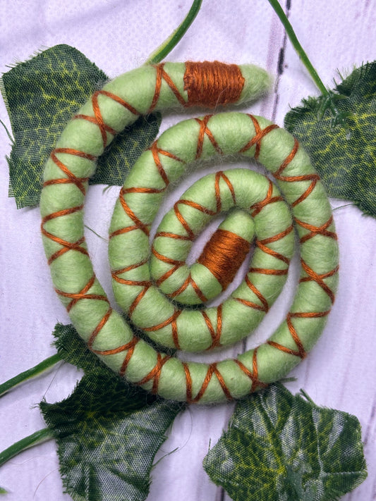 Small 30-35cm Spring Leaf (only available for online purchase)