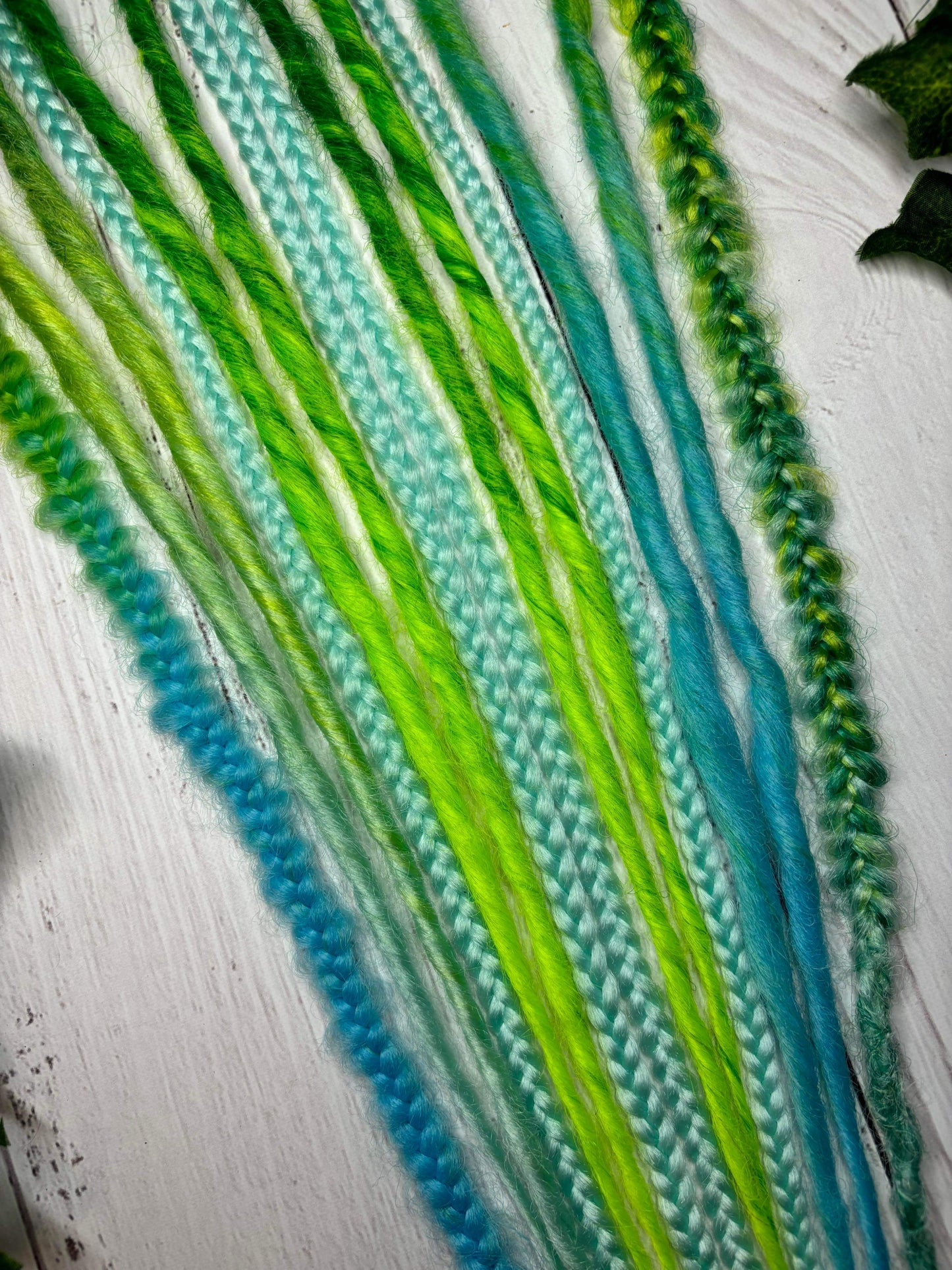 Set of 10, 51-58cm Bright Green and Blue Synthetic Extensions (only available for online purchase)
