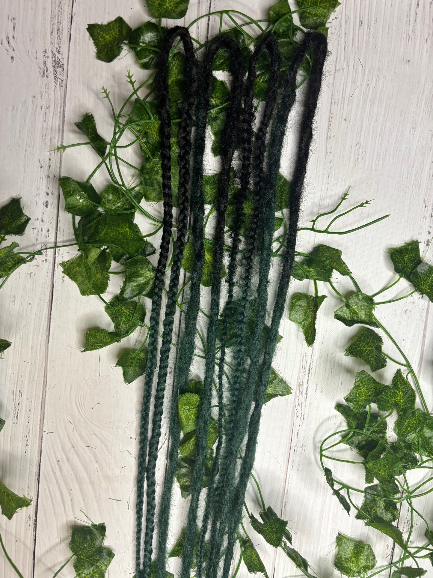 Set of 4, 63-66cm Dark Green and Black Synthetic Extensions