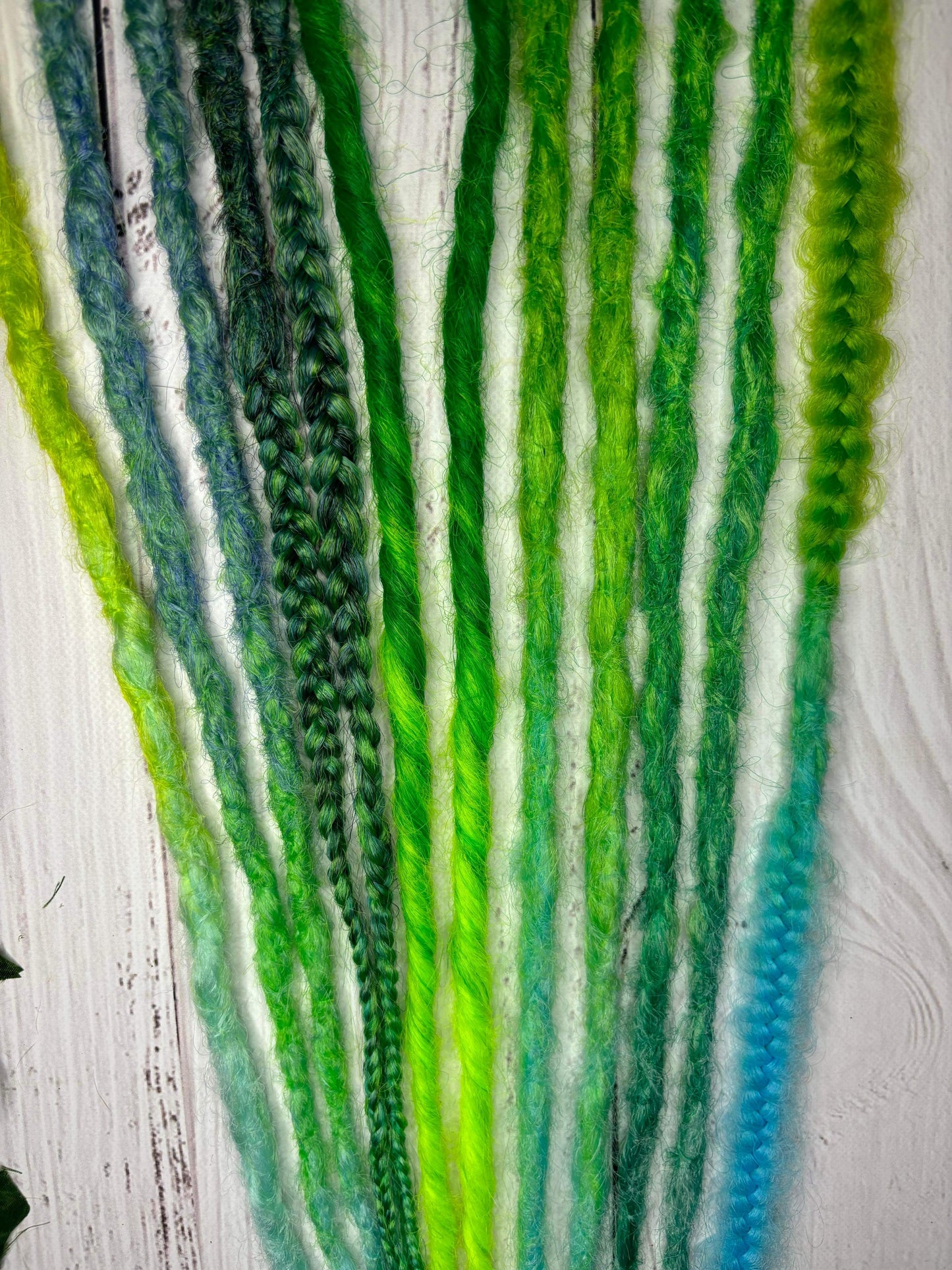 Set of 7, 50-53cm Green and Blue Synthetic Extensions