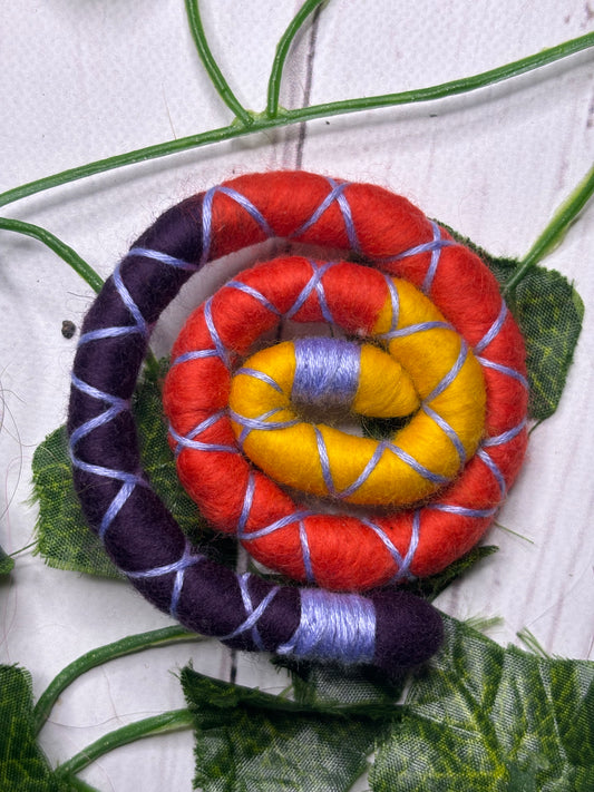 Small 30-35cm Showman (only available for online purchase)