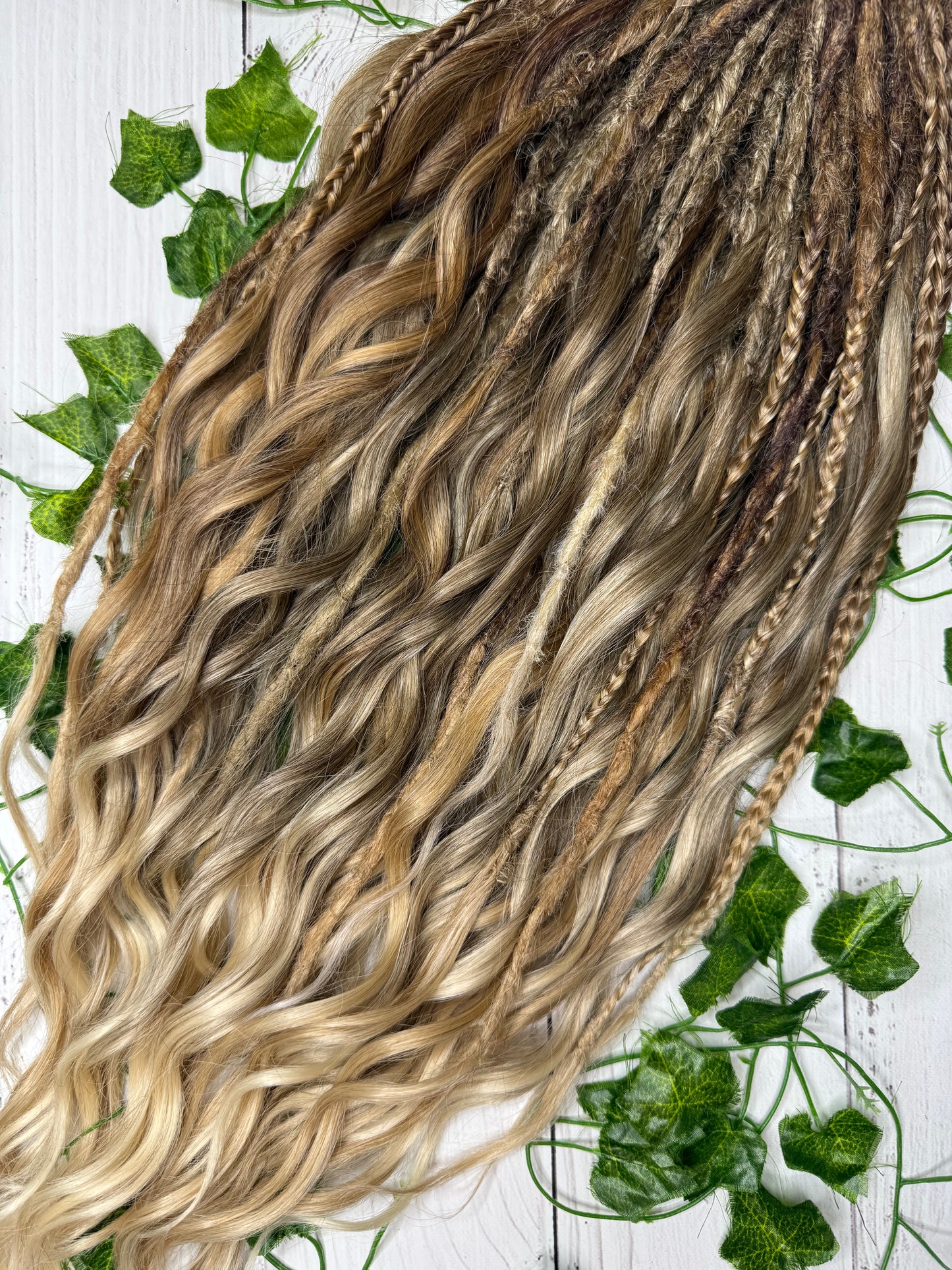 Set of 39, 57-64cm Sandy Dee Mixed Texture Synthetic Extensions