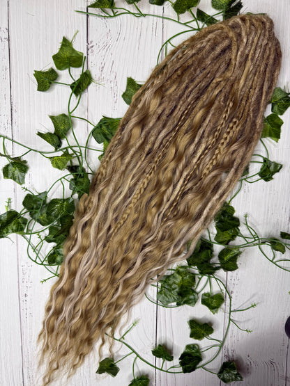 Set of 26, 55-61cm Blonde Harmony Mixed Texture Synthetic Extensions