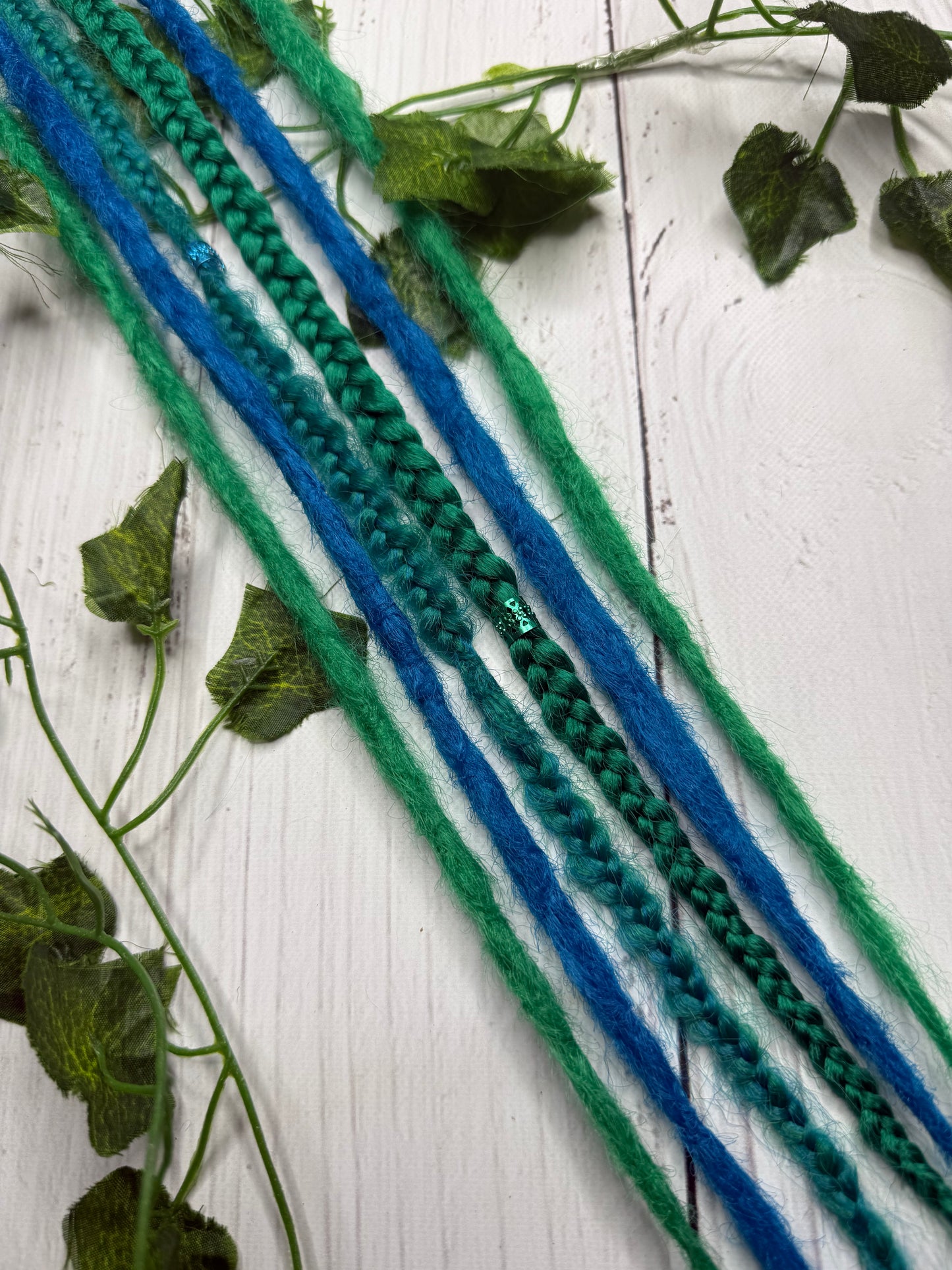 Set of 4, 57-64cm Green Blue Synthetic Extensions