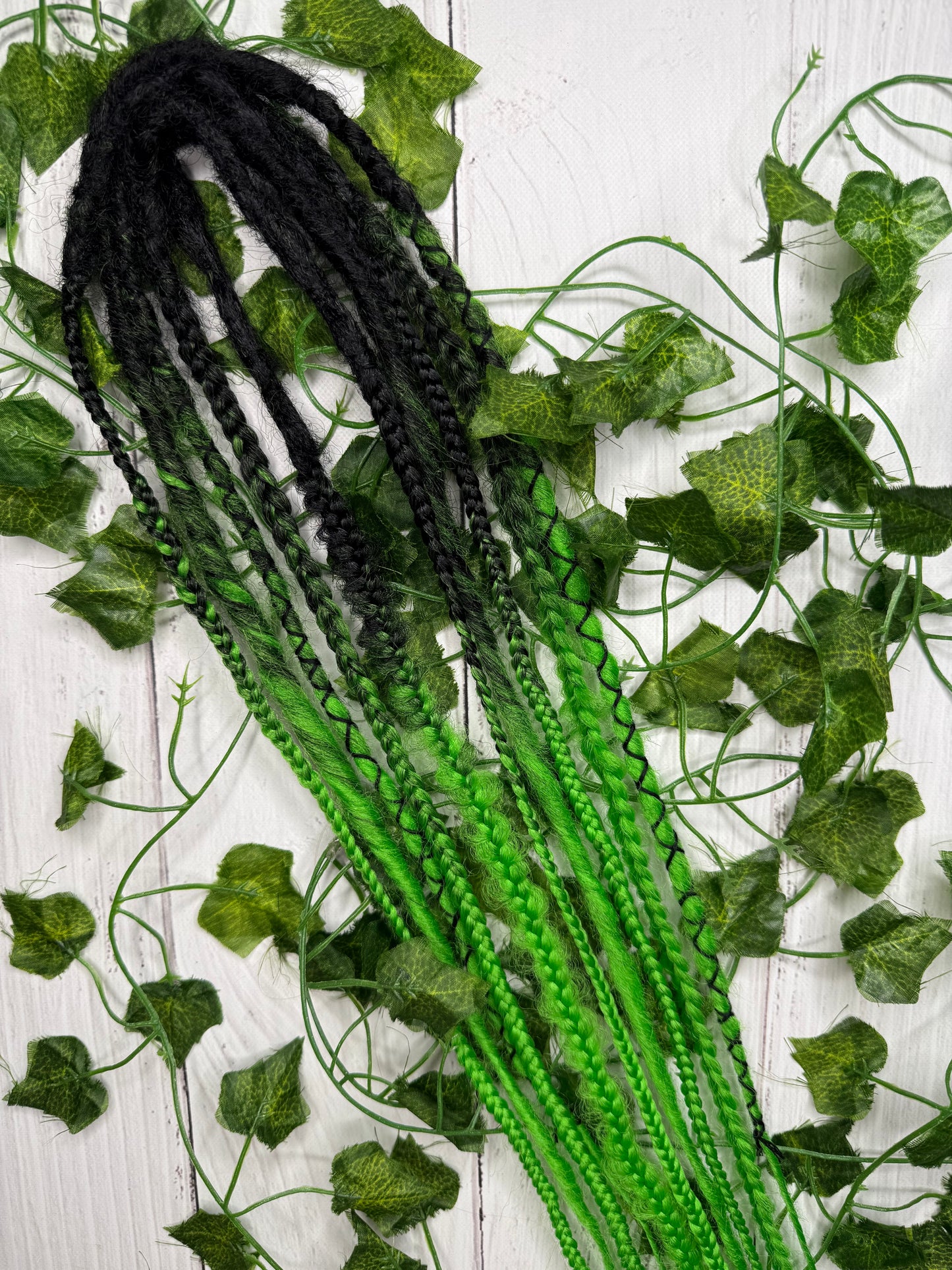 Set of 5, 59-61cm Black Light Green Blend Mixed Texture Synthetic Extensions