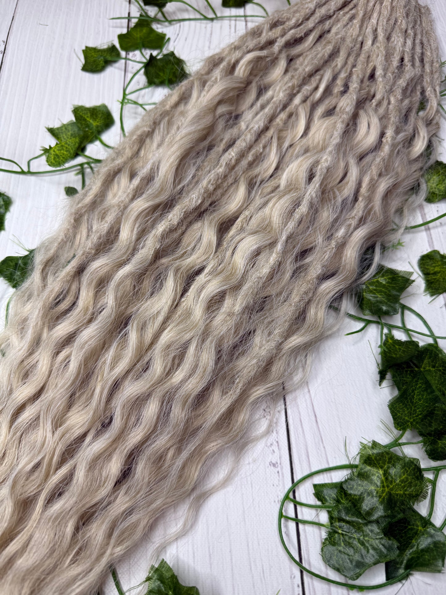 Set of 22, 53-62cm Regal Glow Mixed Texture Synthetic Extensions