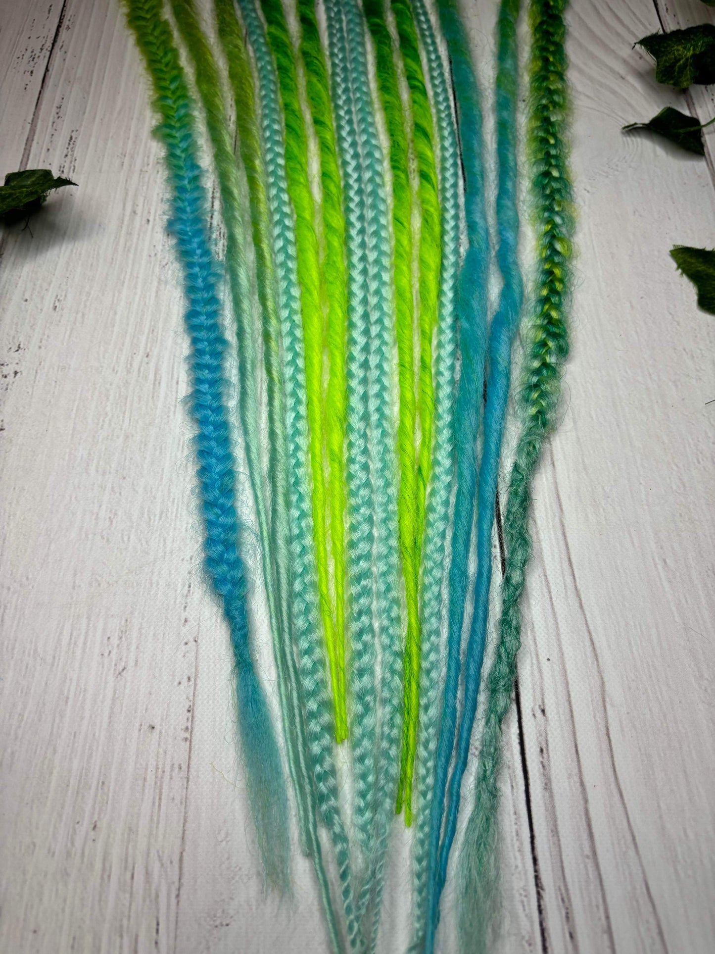 Set of 10, 51-58cm Bright Green and Blue Synthetic Extensions