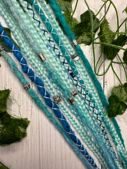 Set of 11, 54-60cm Mixed Blue Synthetic Extensions