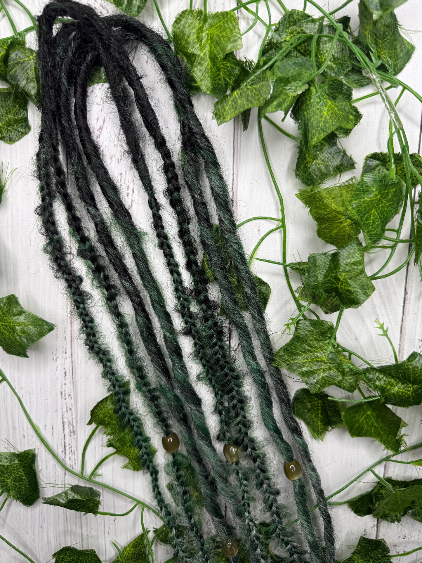 Set of 4, 54-64cm Forest Green Blend Mixed Texture Synthetic Extensions