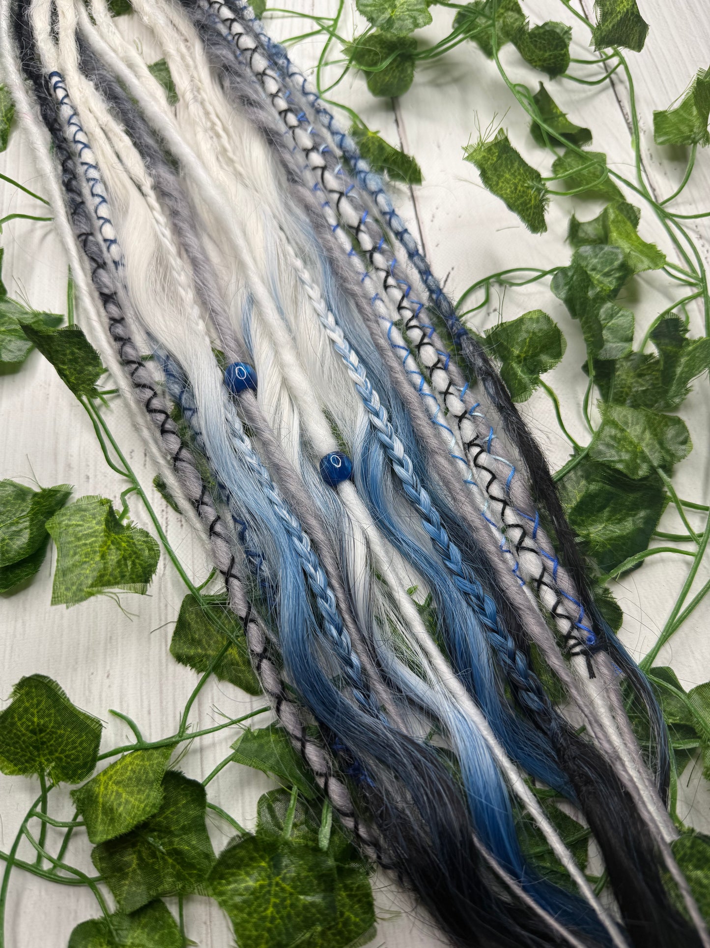 Set of 8, 53-66cm Midnight Ice Blend Mixed Texture Synthetic Extensions