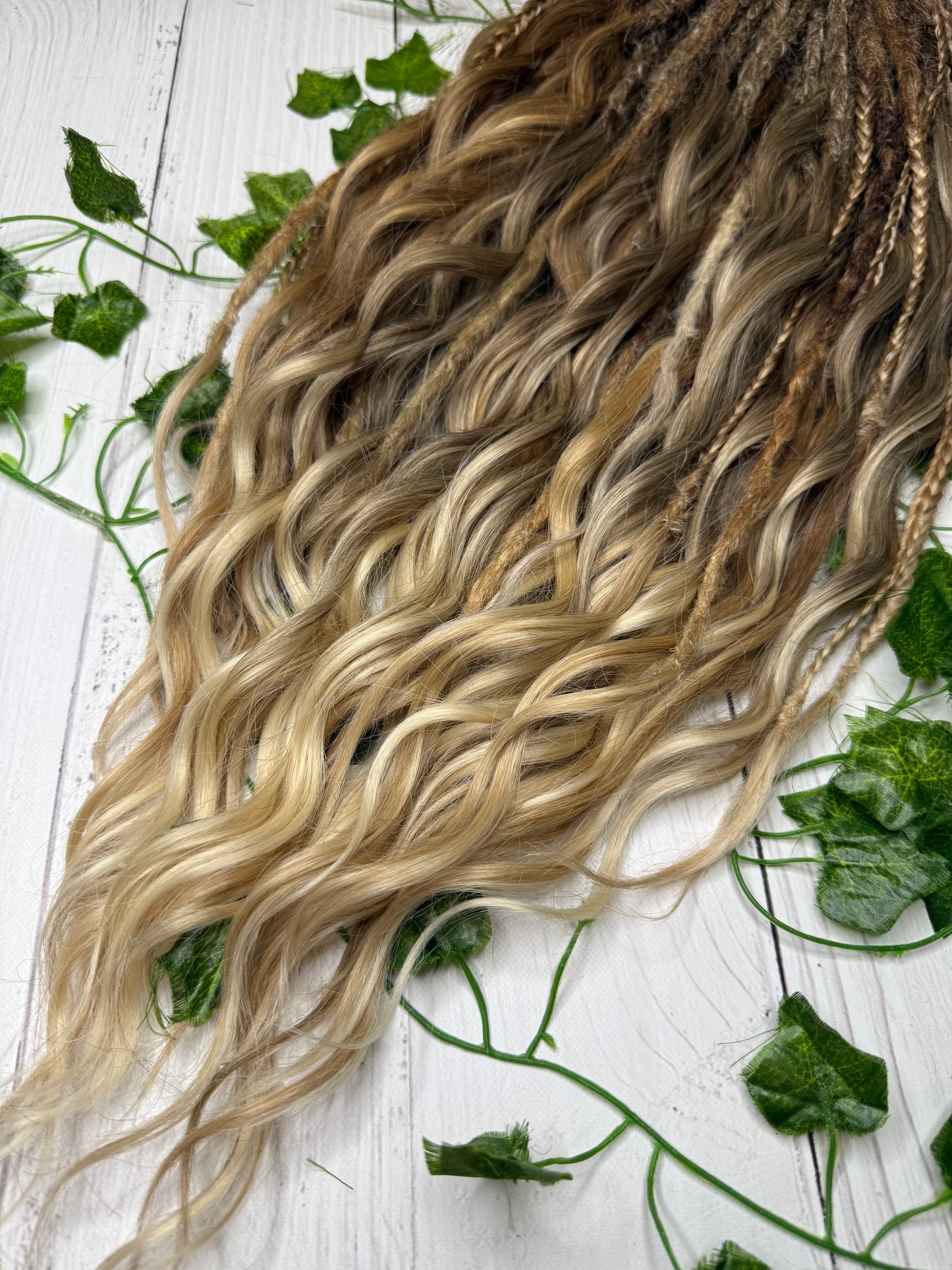 Set of 39, 57-64cm Sandy Dee Mixed Texture Synthetic Extensions