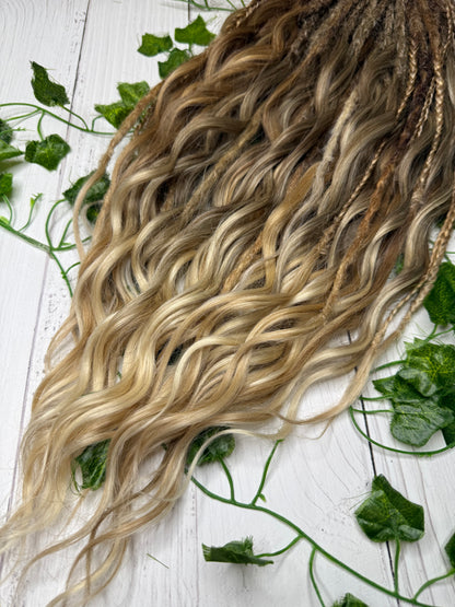 Set of 39, 57-64cm Sandy Dee Mixed Texture Synthetic Extensions