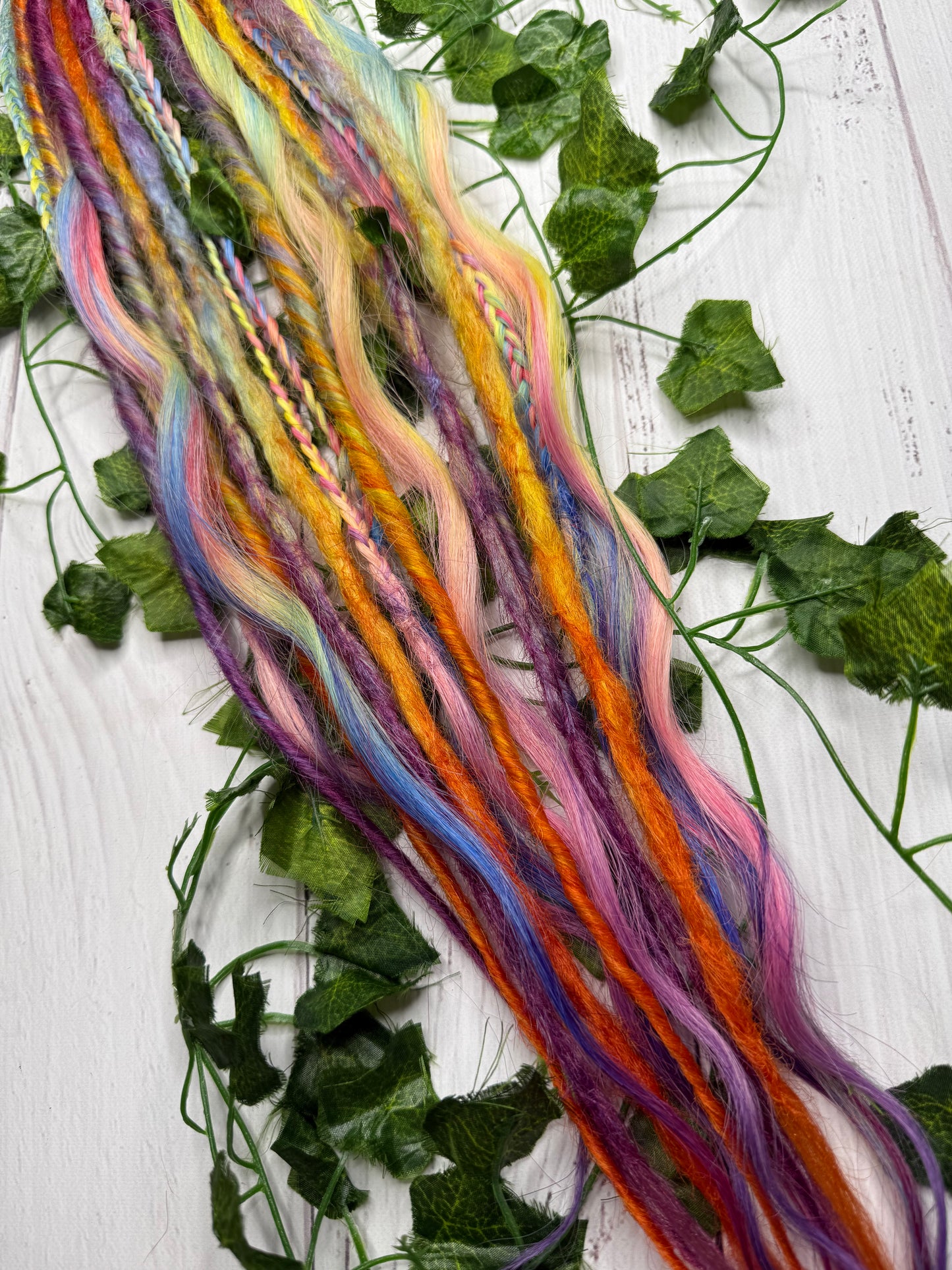 Set of 8, 61-68cm Colour Wheel Blend Mixed Texture Synthetic Extensions