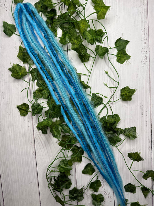 Set of 4, 56-62cm Blue Serenity Blend Mixed Texture Synthetic Extensions