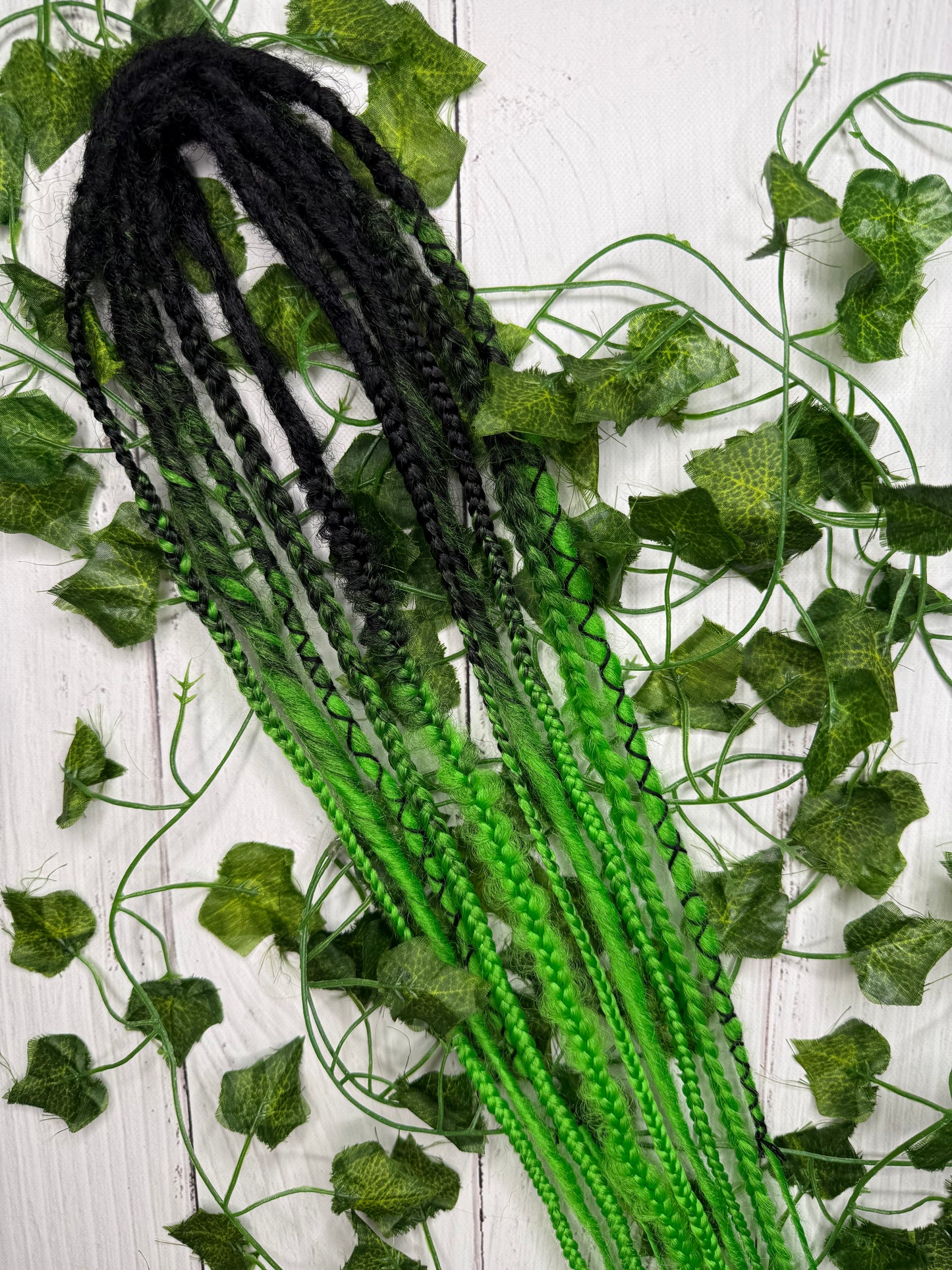 Set of 5, 59-61cm Black Light Green Blend Mixed Texture Synthetic Extensions