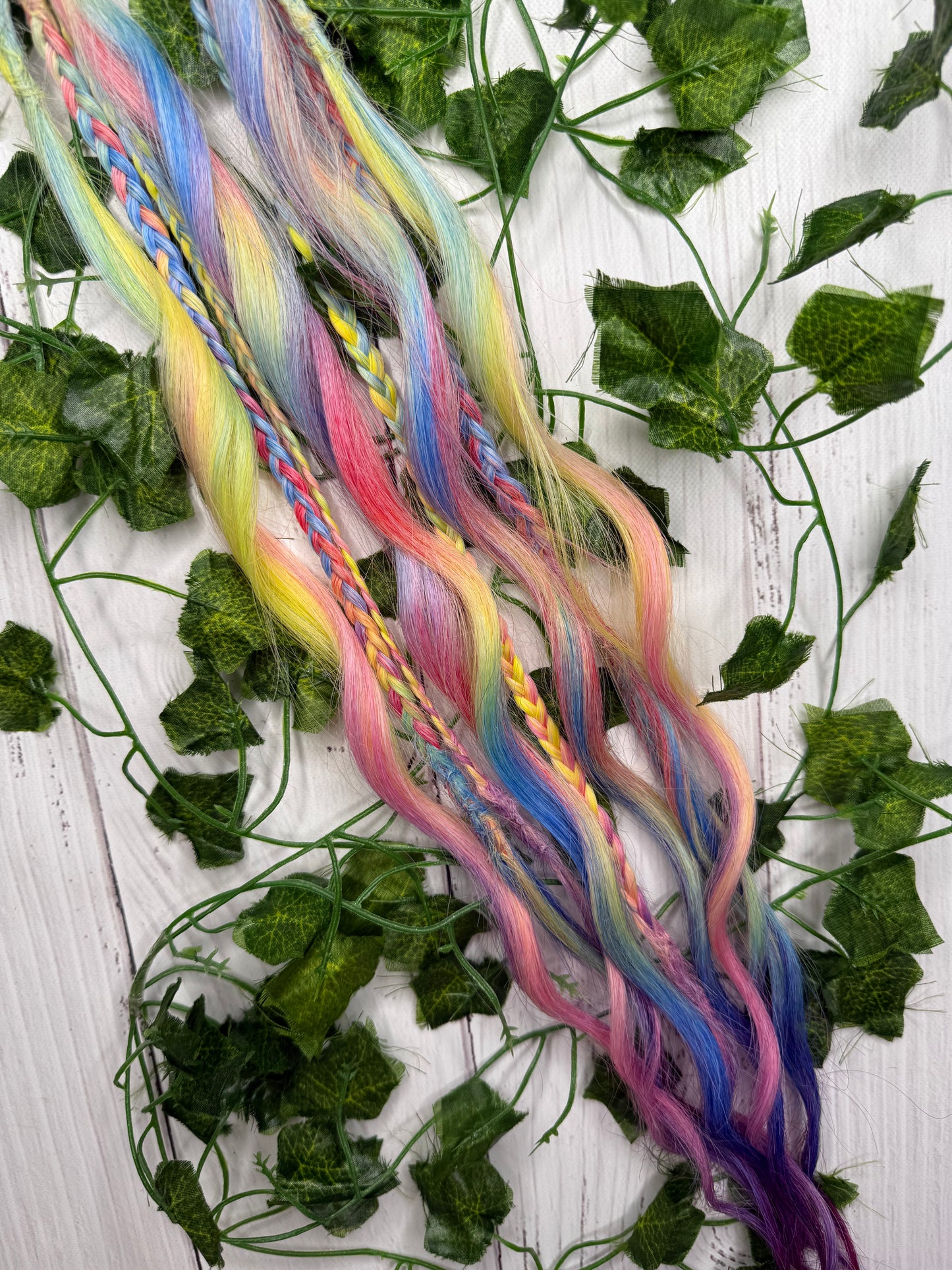 Set of 4, 62cm Spectrum Strands Blend Mixed Texture Synthetic Extensions