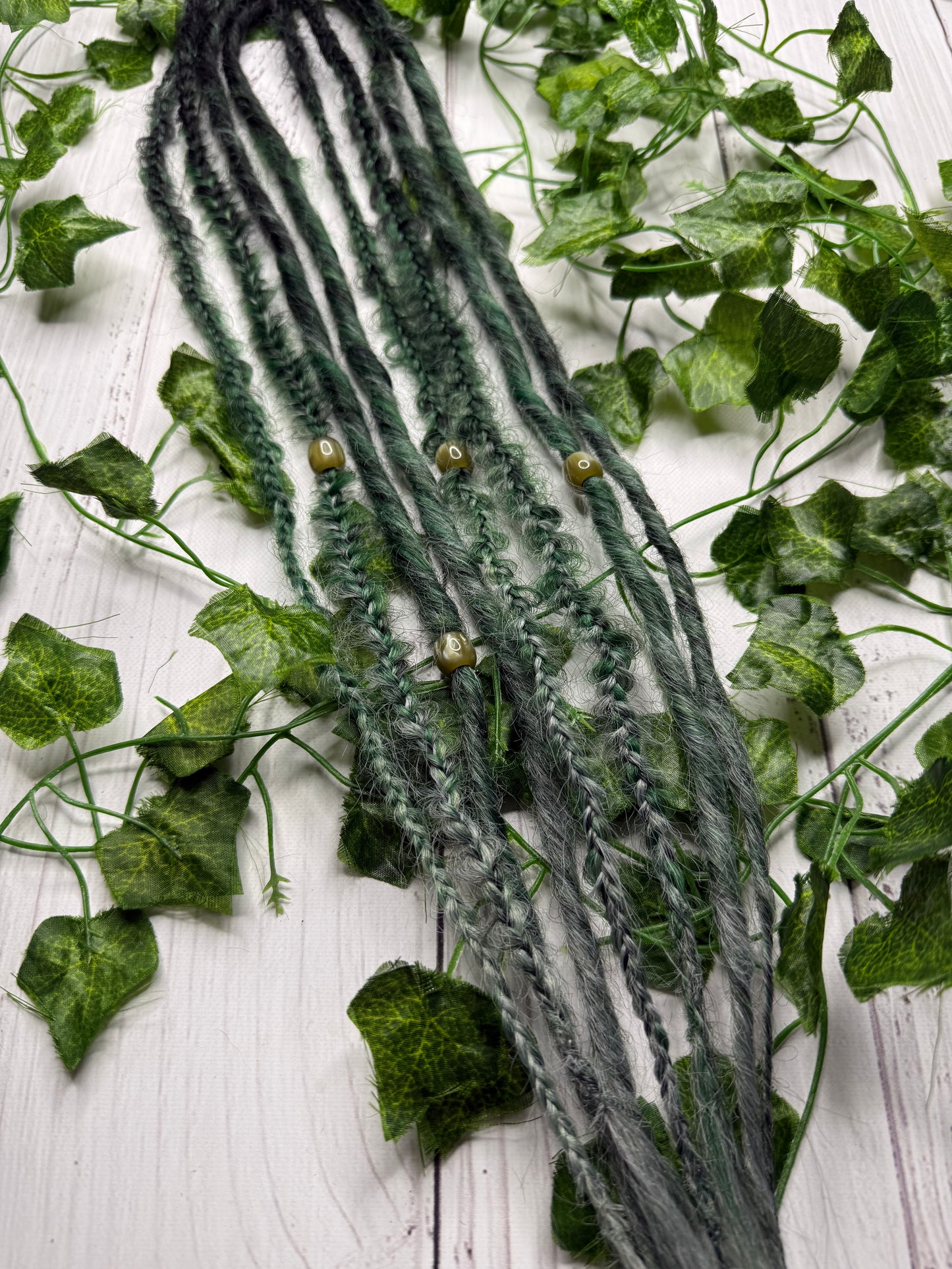 Set of 4, 54-64cm Forest Green Blend Mixed Texture Synthetic Extensions