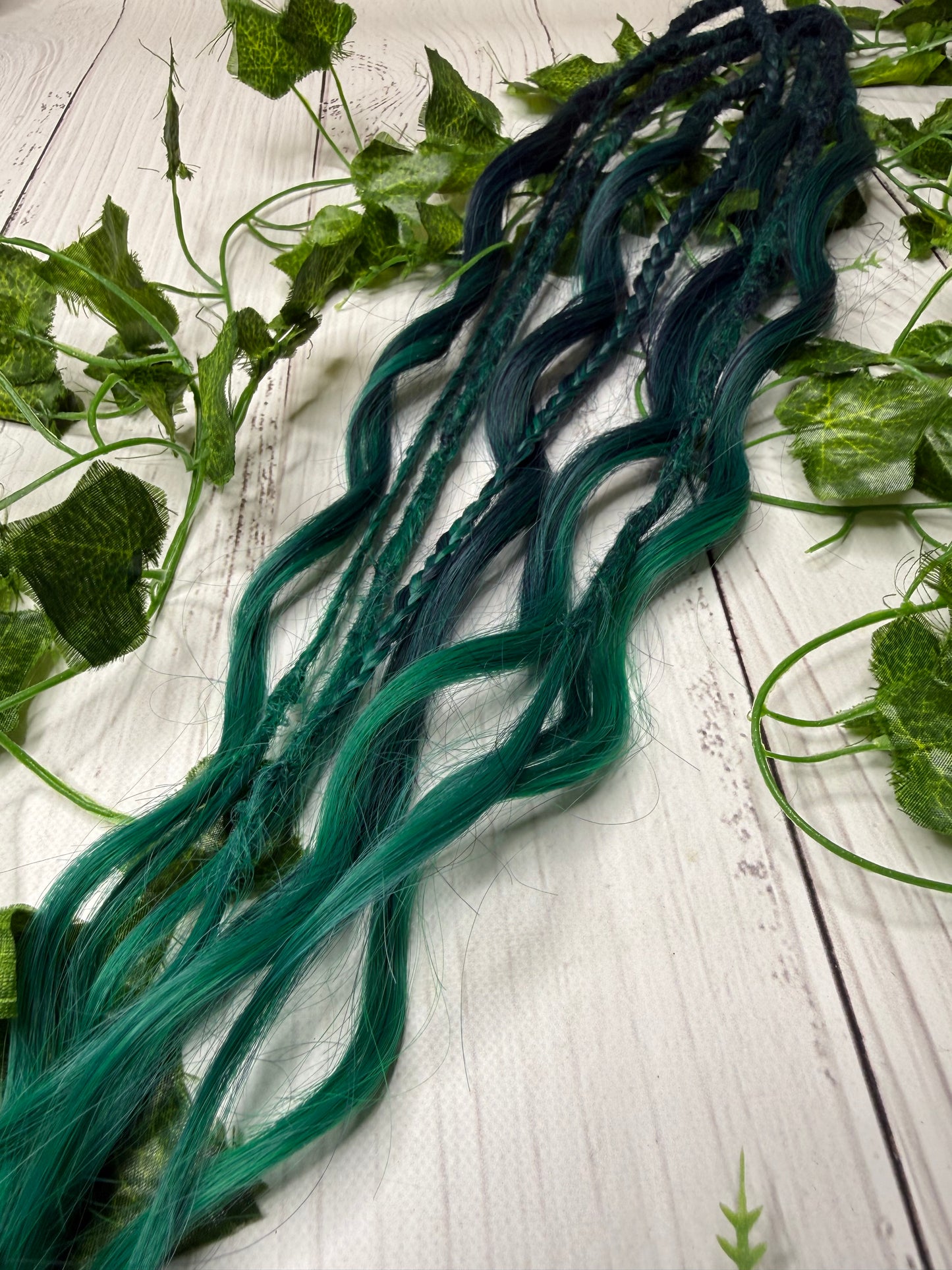 Set of 4, 55-64cm Emerald Envy Mixed Texture Synthetic Extensions
