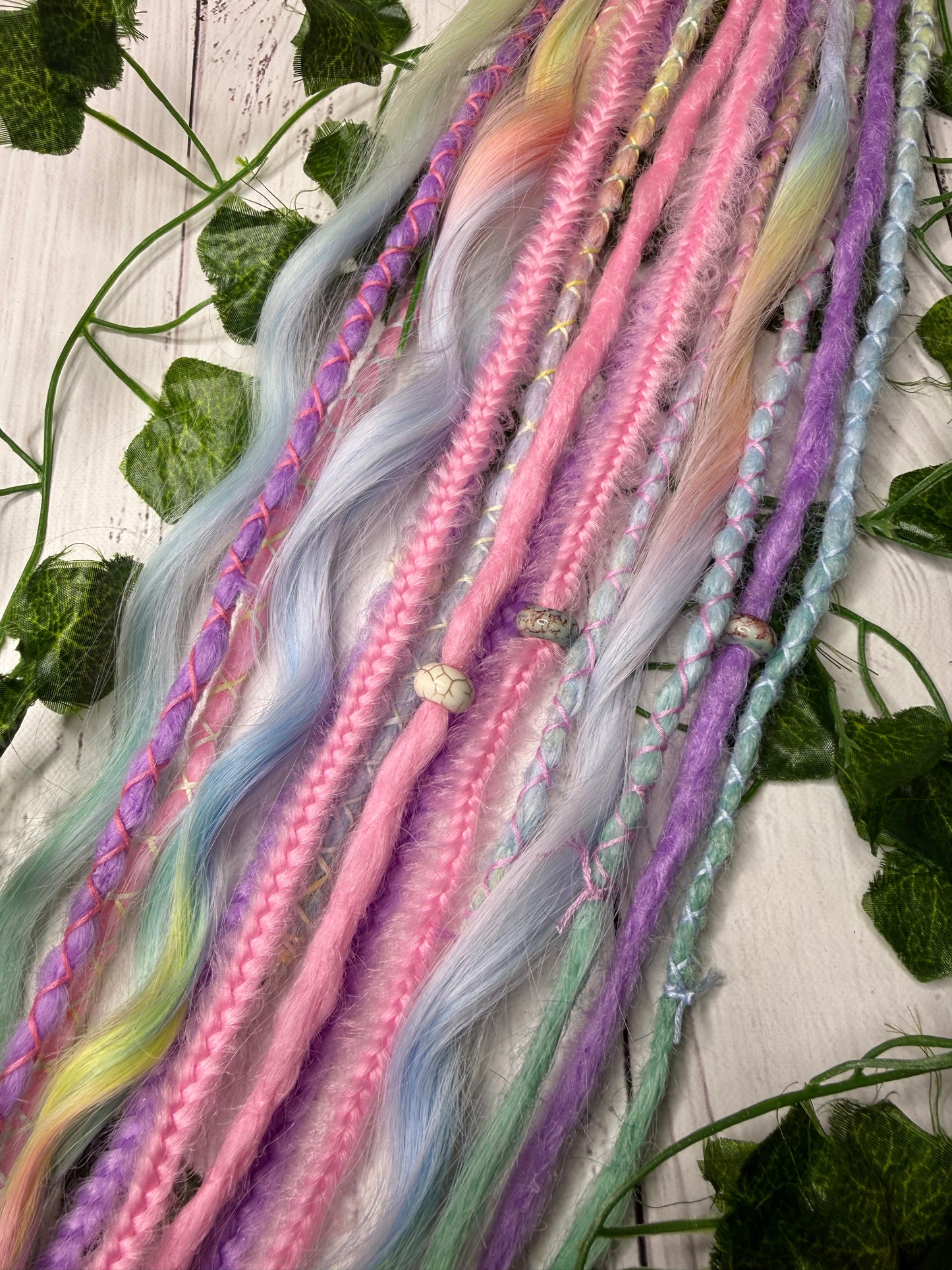 Set of 8, 57-63cm Vivid Reign Mixed Texture Synthetic Extensions