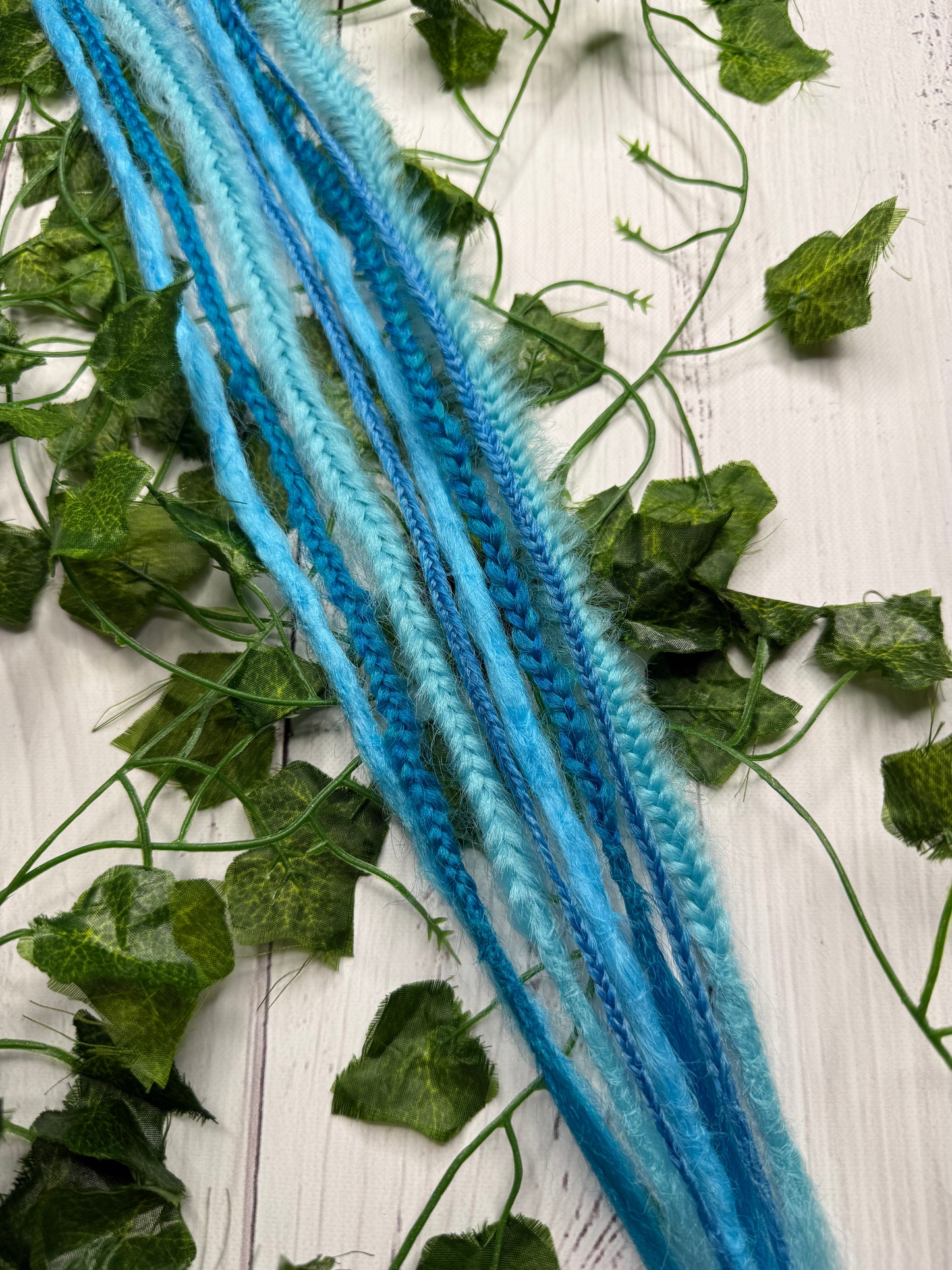 Set of 4, 56-62cm Blue Serenity Blend Mixed Texture Synthetic Extensions