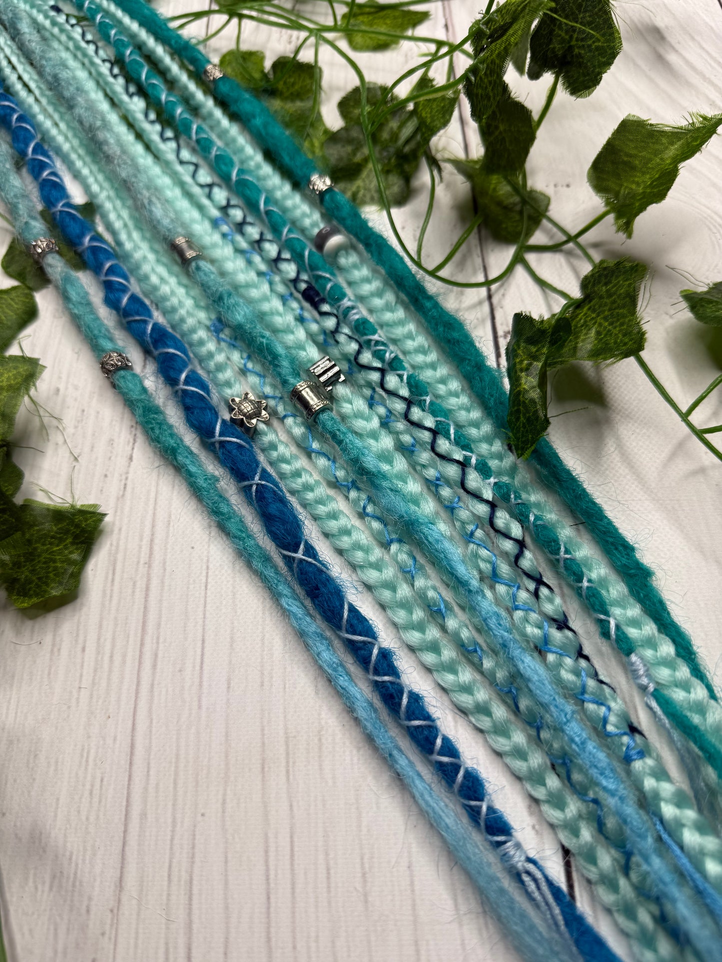 Set of 11, 54-60cm Mixed Blue Synthetic Extensions