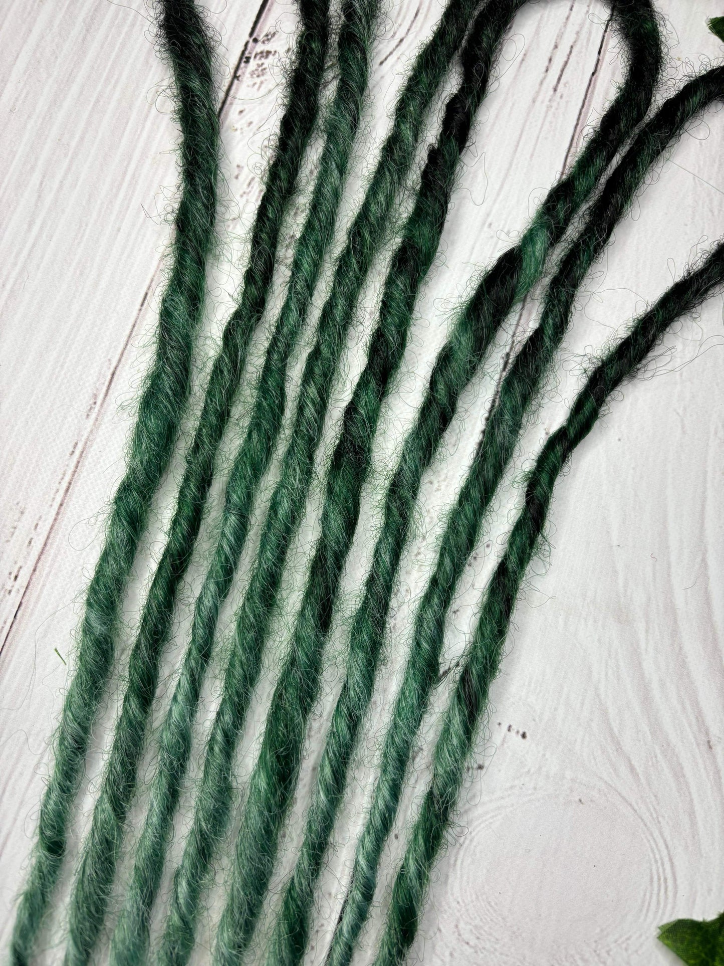 Set of 4, 55cm Black and Green blend Synthetic Extensions