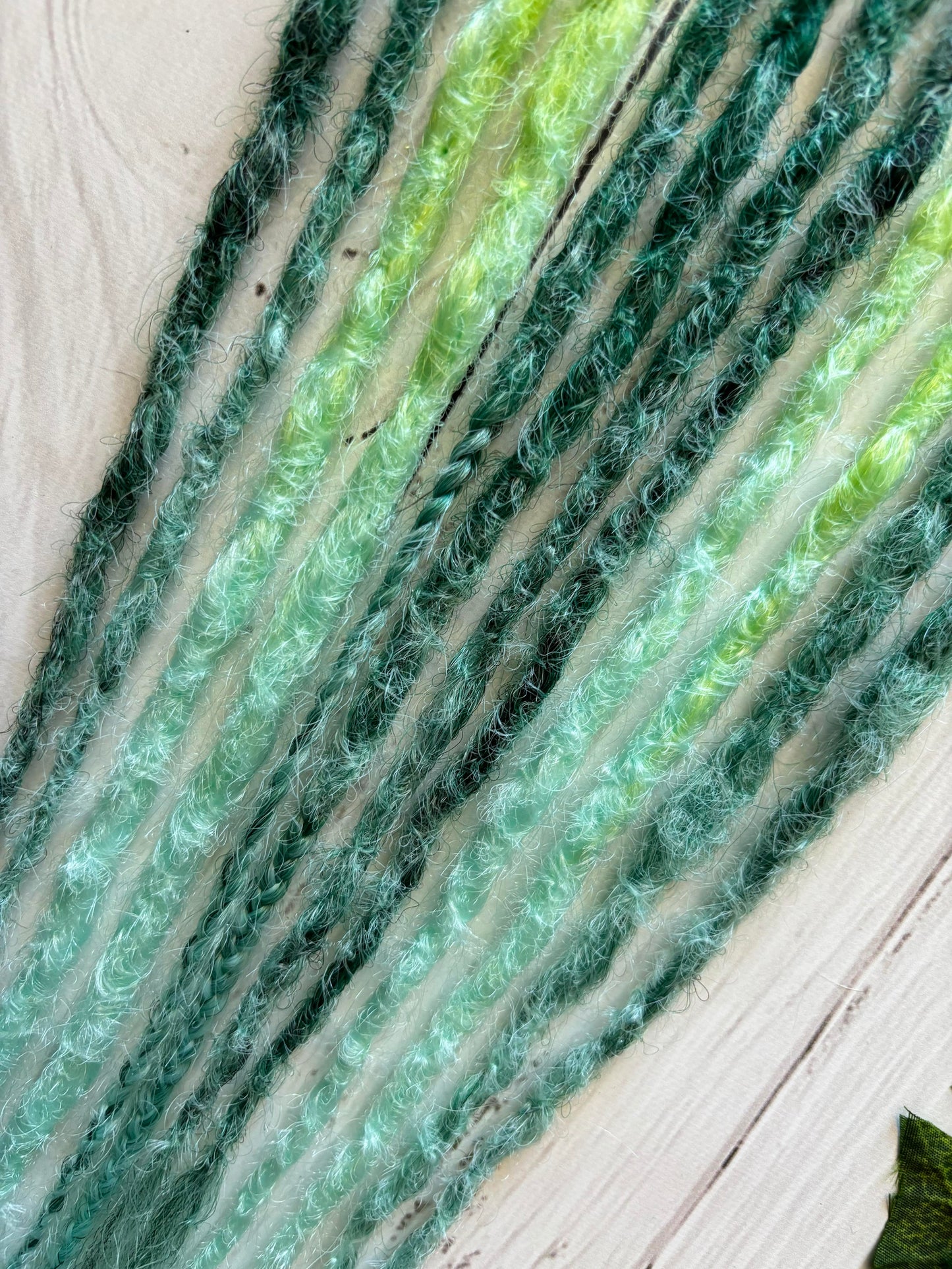 Set of 6, 50-60cm Leafy Green DE Dreadlocks