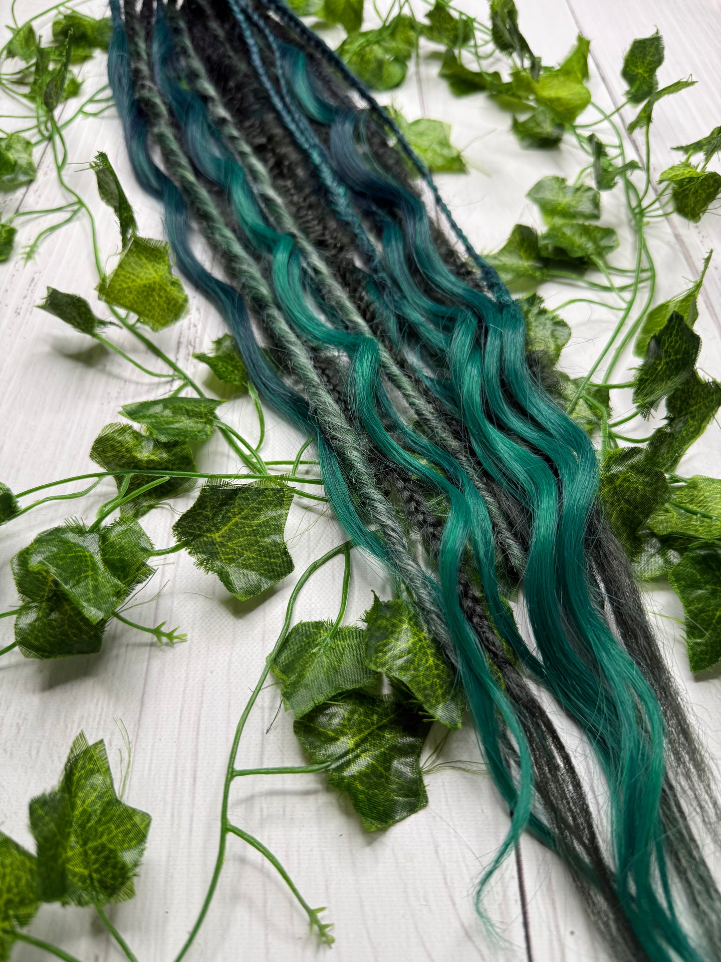 Set of 8, 52-67cm Deep Forest Green Mixed Texture Synthetic Extensions