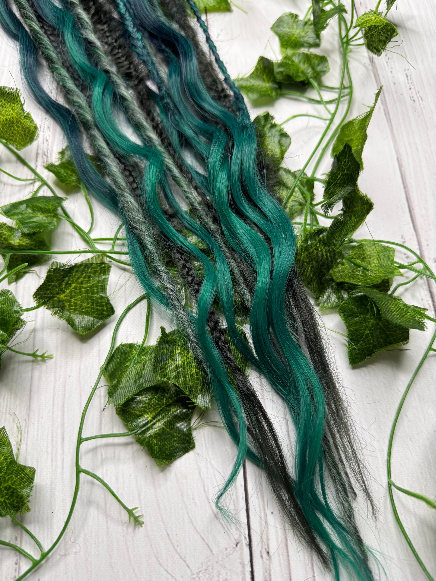 Set of 8, 52-67cm Deep Forest Green Mixed Texture Synthetic Extensions