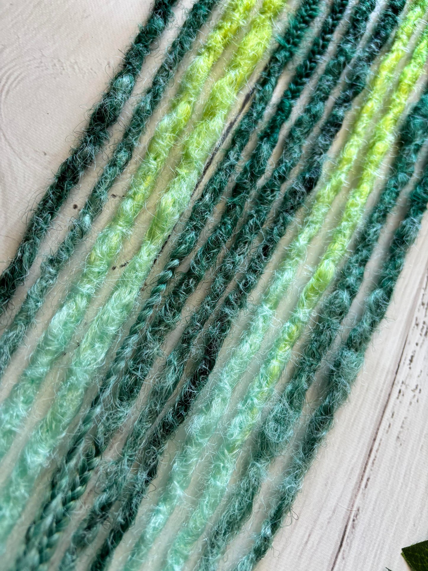 Set of 6, 50-60cm Leafy Green DE Dreadlocks