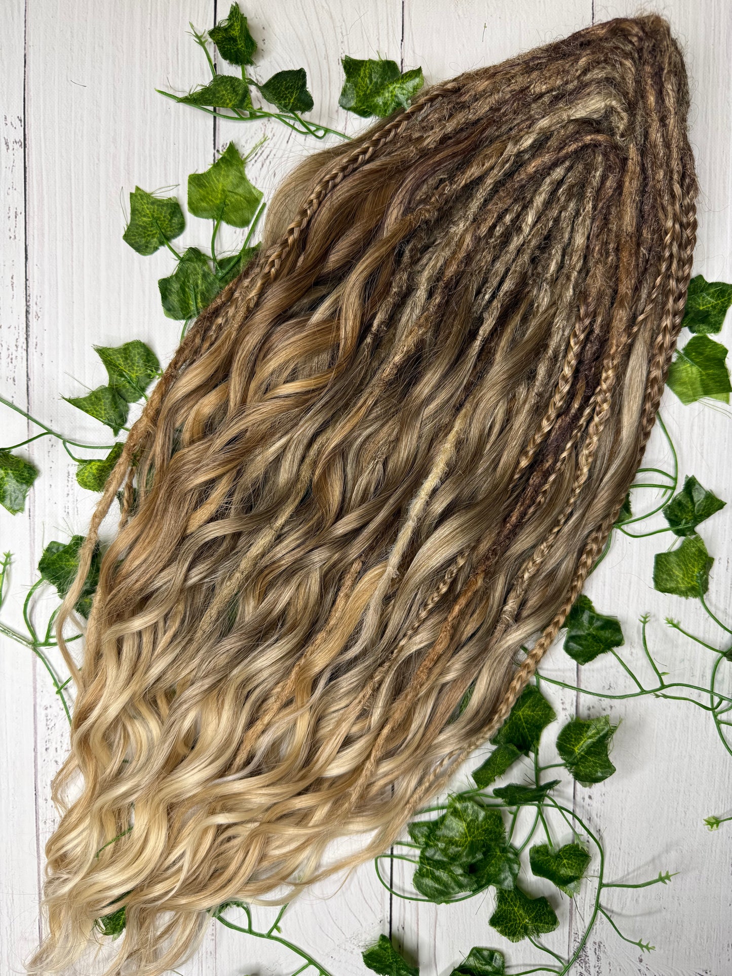 Set of 39, 57-64cm Sandy Dee Mixed Texture Synthetic Extensions