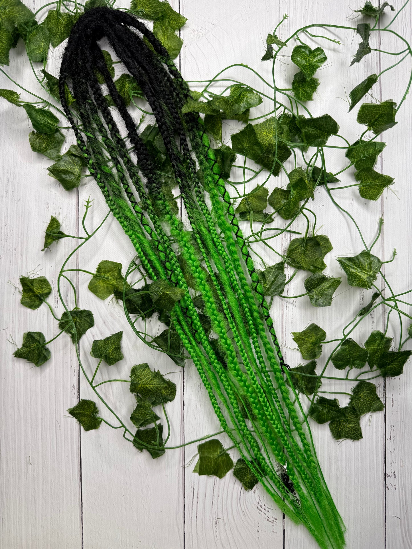 Set of 5, 59-61cm Black Light Green Blend Mixed Texture Synthetic Extensions