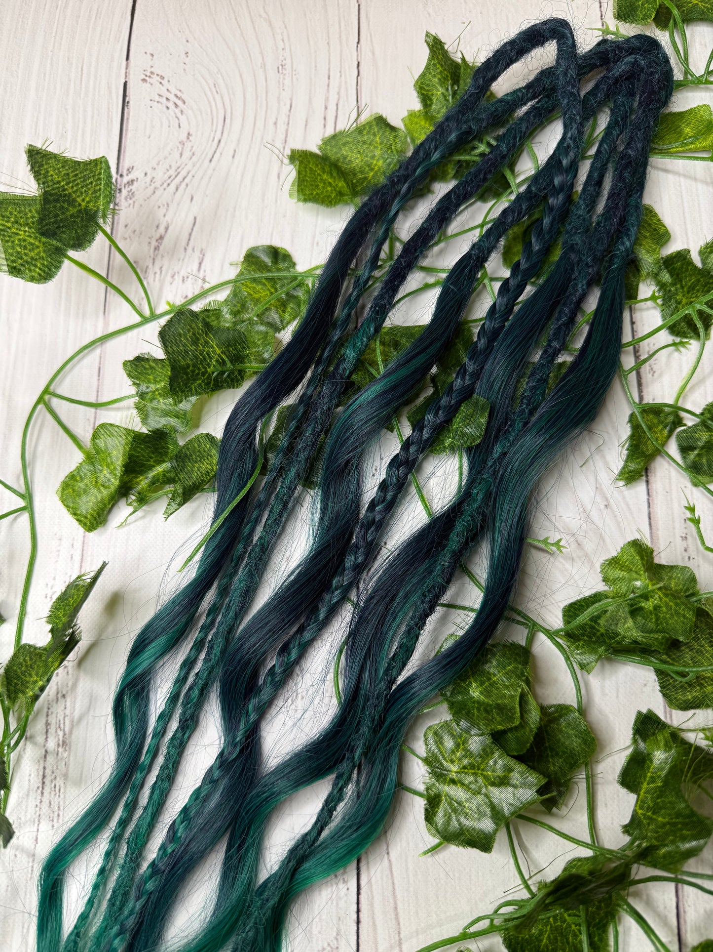 Set of 4, 55-64cm Emerald Envy Mixed Texture Synthetic Extensions