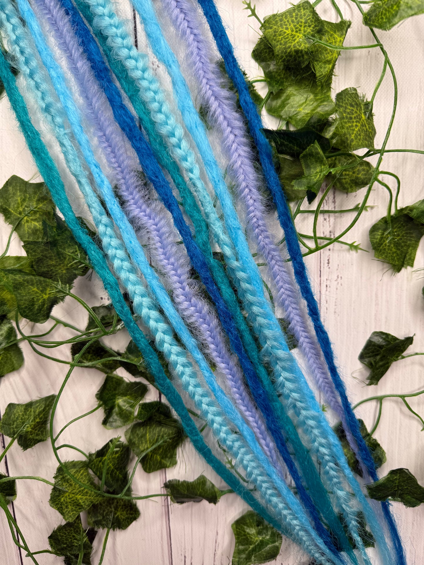 Set of 5, 55-62cm Blue Haze Blend Mixed Texture Synthetic Extensions